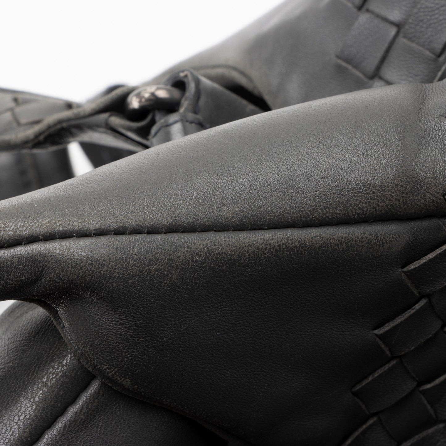 Bottega Veneta Intrecciato Nappa Campana Medium Shoulder Bag (SHF-a7yNeU)