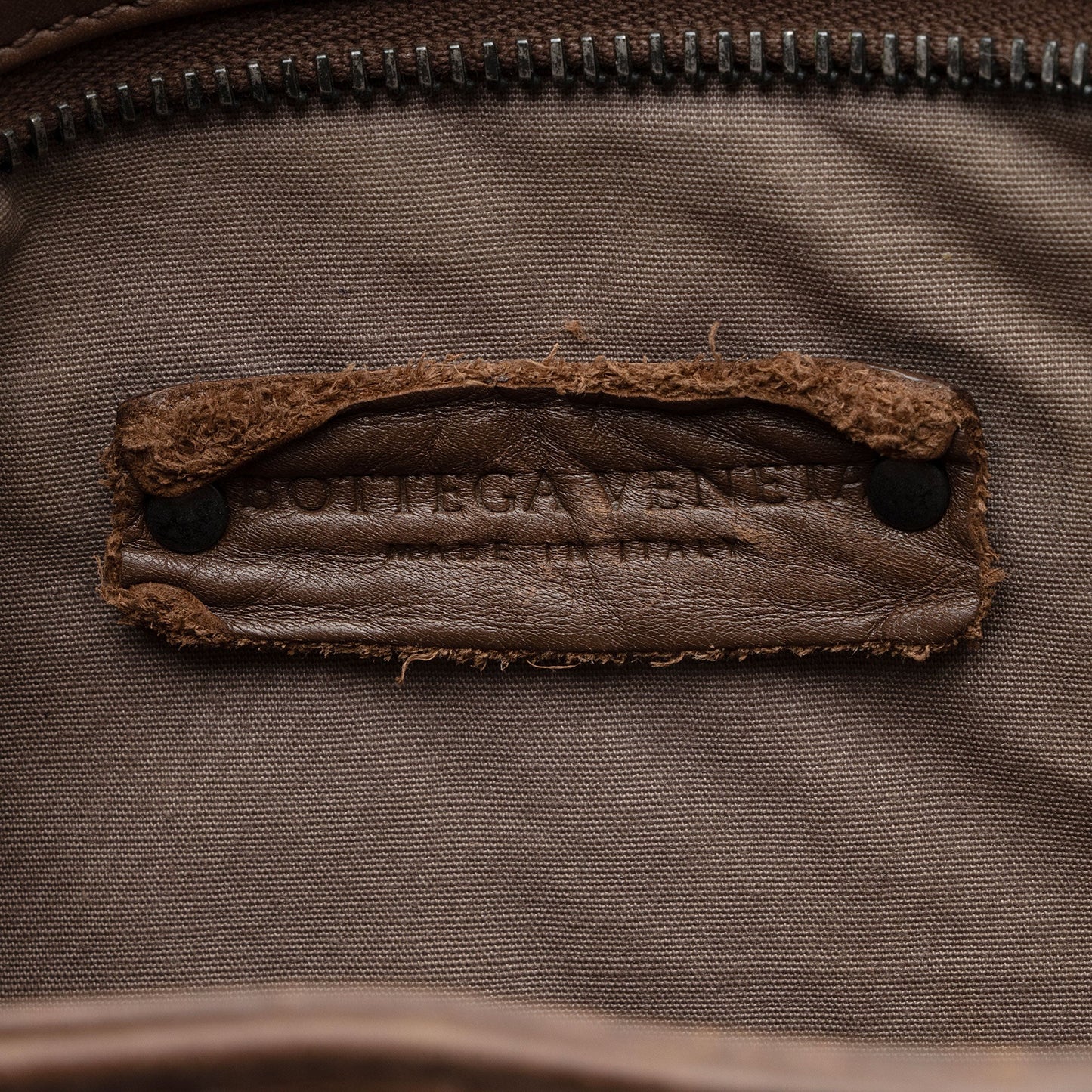 Bottega Veneta Intrecciato Nappa Large Messenger (SHF-8L6sHp)