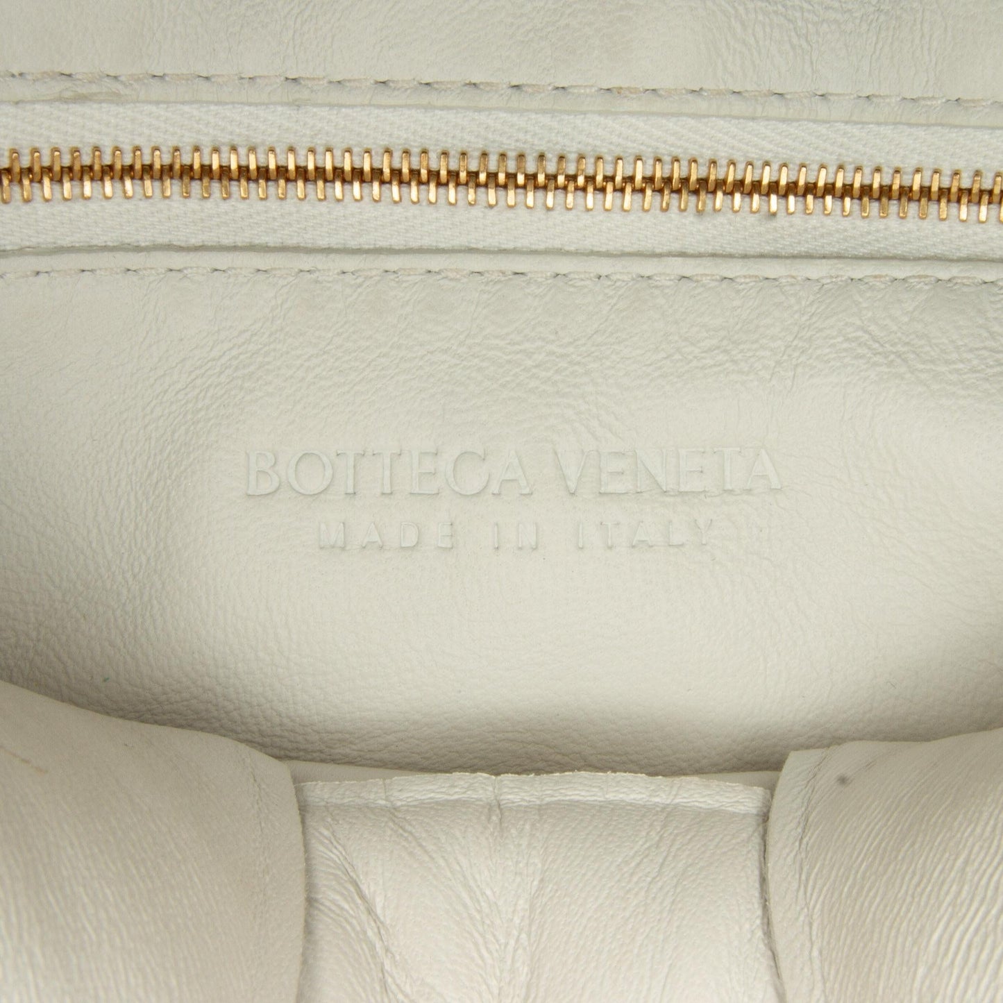 Bottega Veneta Intrecciato Padded Chain Cassette (SHG-KDOWag)