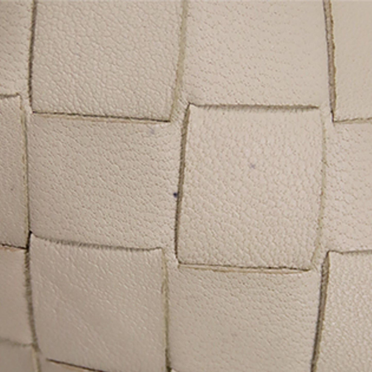 Bottega Veneta Intrecciato The Mini Pouch (SHG-G2TffH)