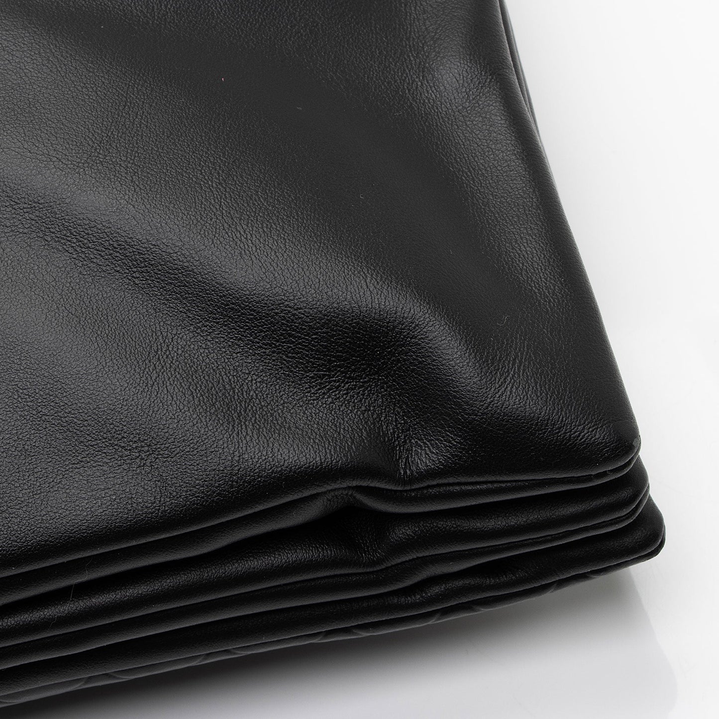 Bottega Veneta Intrecciomirage Nappa Triple Zip Maxi Messenger (SHF-Jn9MKL)