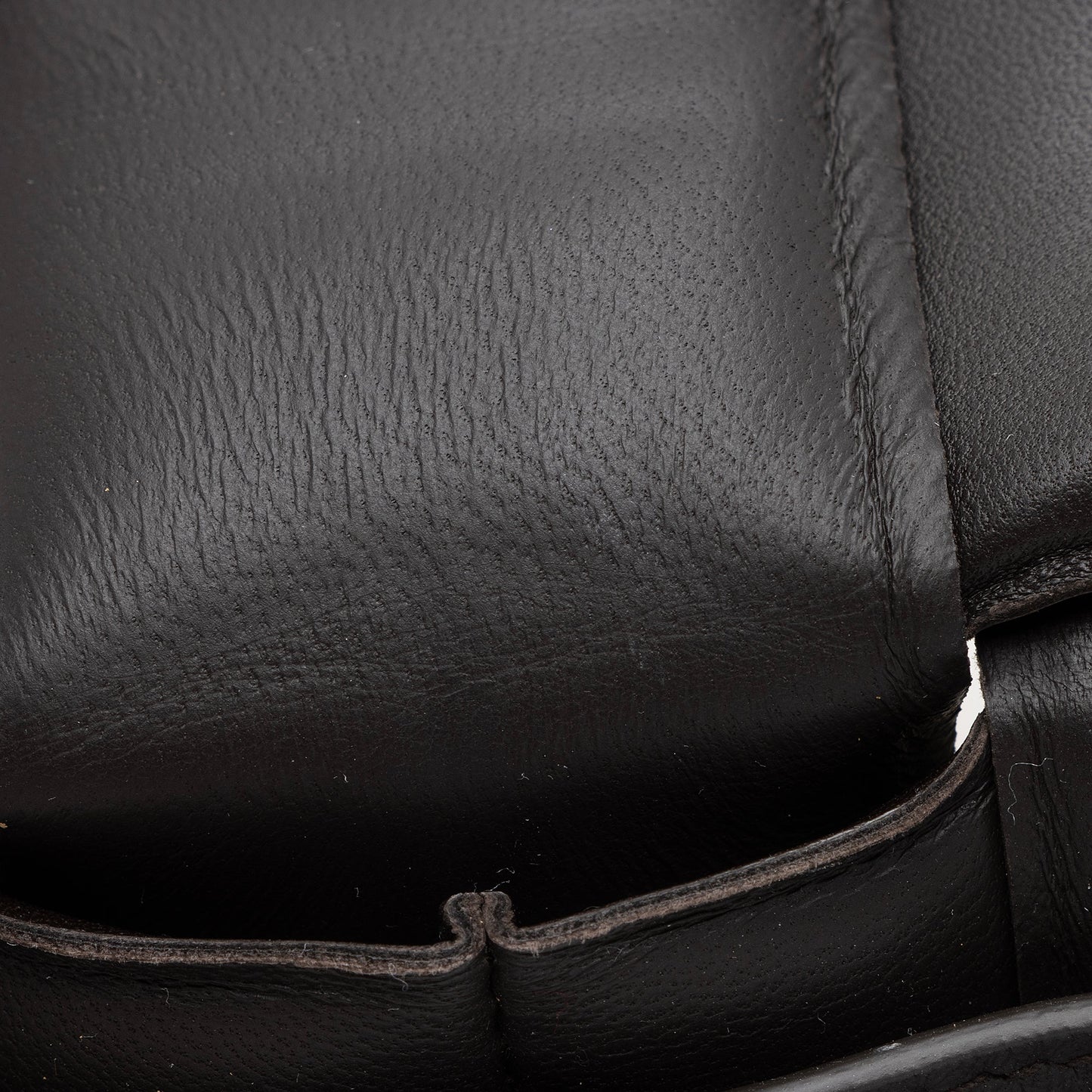 Bottega Veneta Lambskin Cassette Chain Maxi Shoulder Bag (SHF-23058)