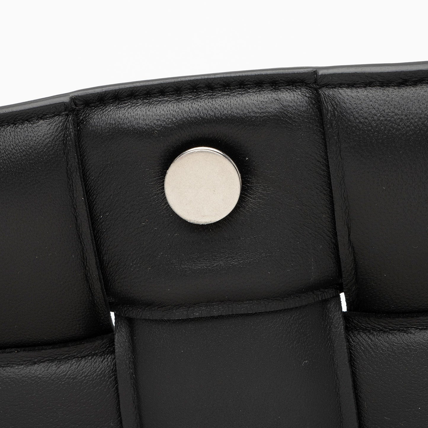 Bottega Veneta Lambskin Cassette Chain Maxi Shoulder Bag (SHF-JbNRjz)
