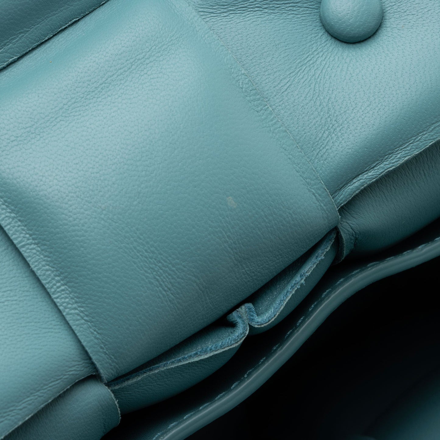 Bottega Veneta Lambskin Cassette Chain Maxi Shoulder Bag (SHF-0QZNRJ)