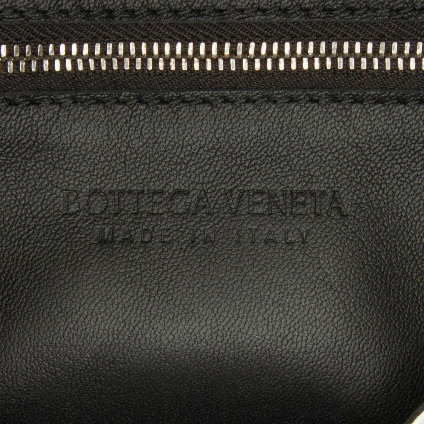 Bottega Veneta Maxi Intrecciato Cassette (SHG-k60ZZD)