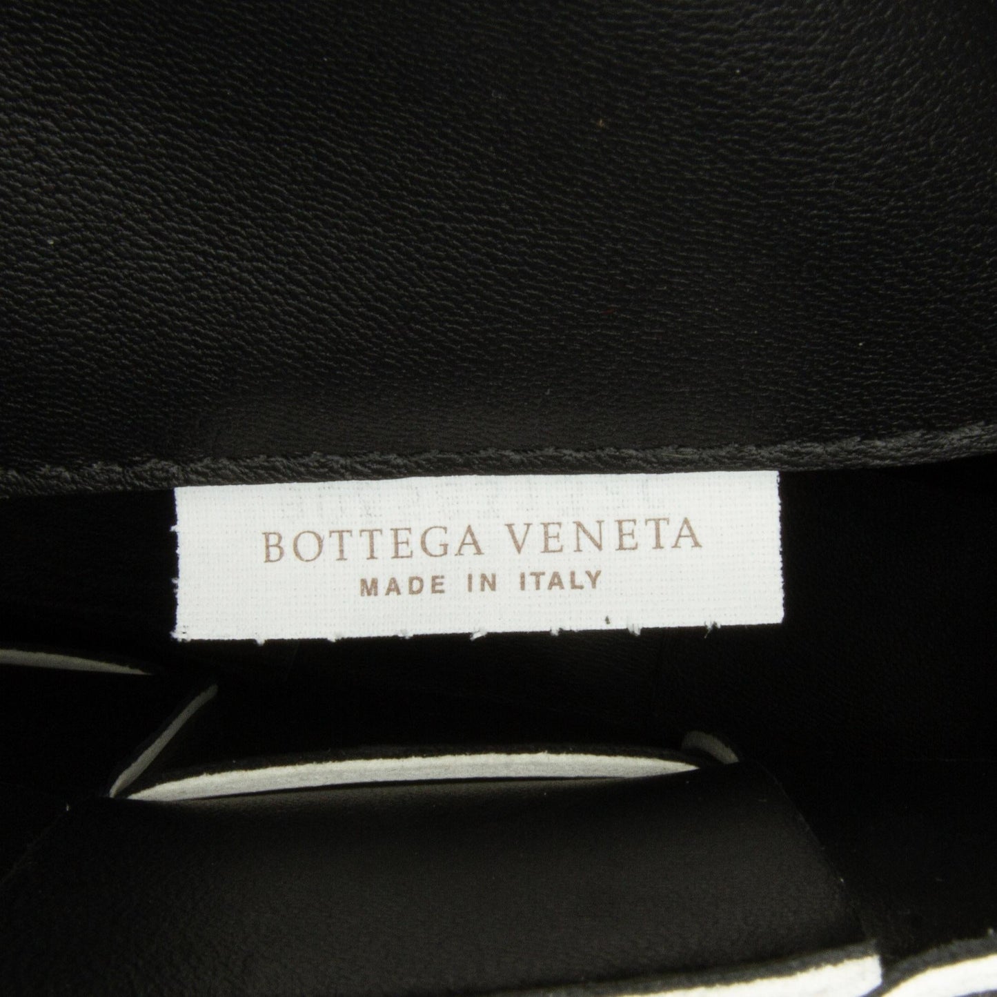 Bottega Veneta Maxi Intrecciato Cassette (SHG-k60ZZD)