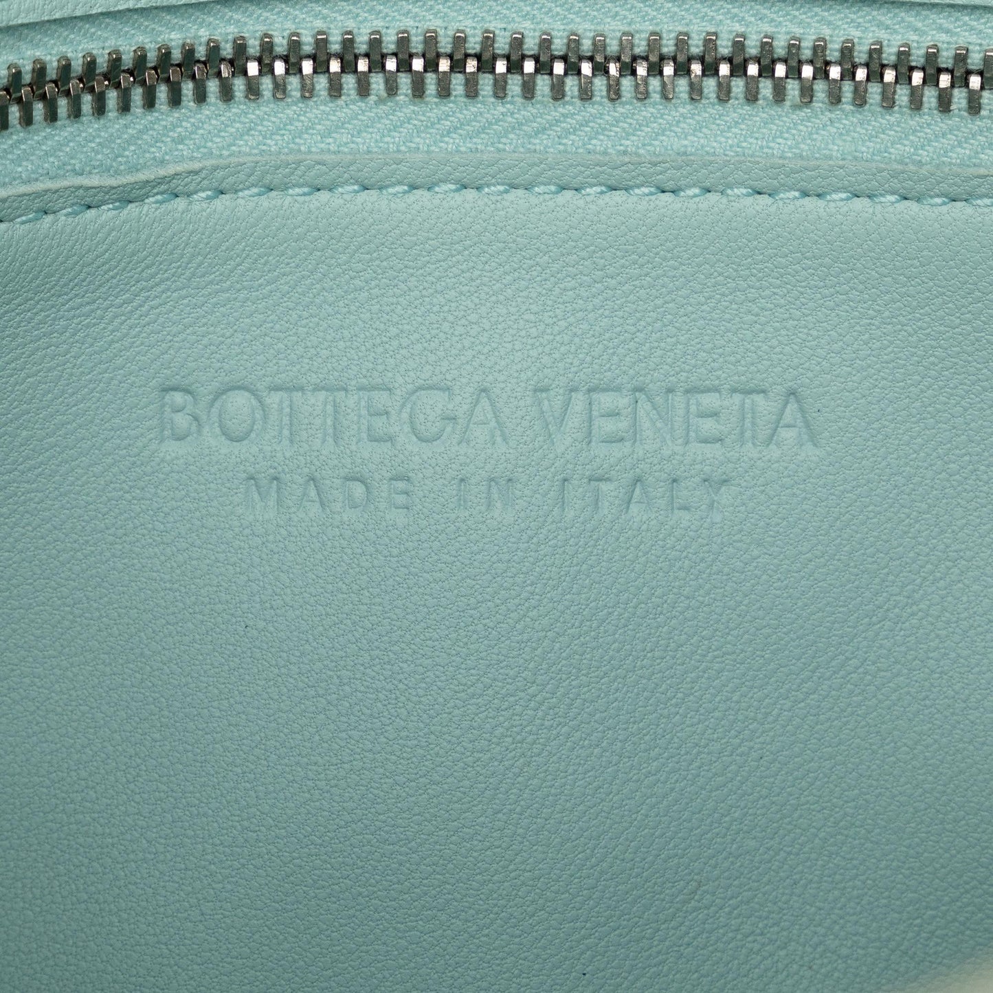 Bottega Veneta Maxi Intrecciato Cassette (SHG-i2fDcm)