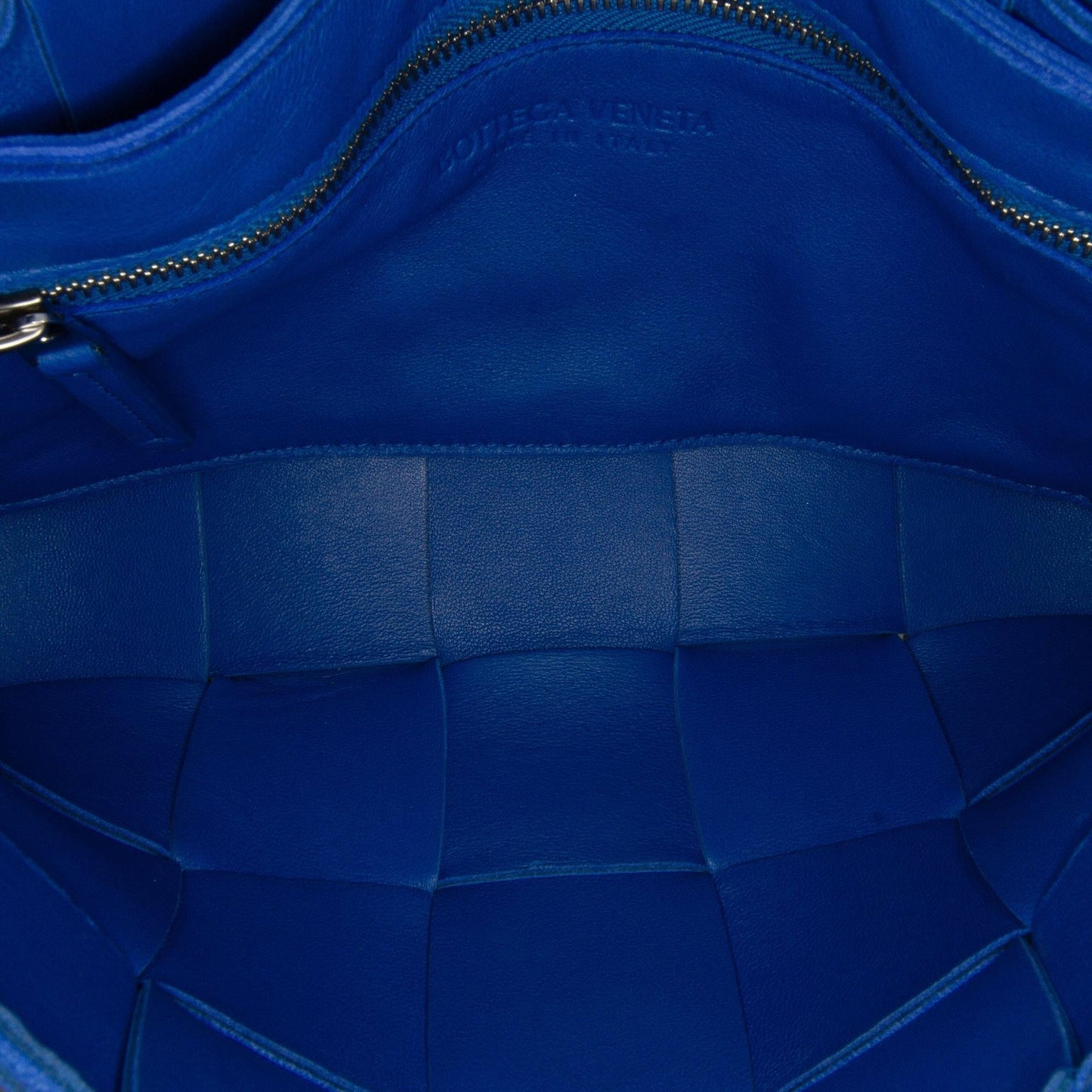 Bottega Veneta Maxi Intrecciato Cassette (SHG-AjD6sS)