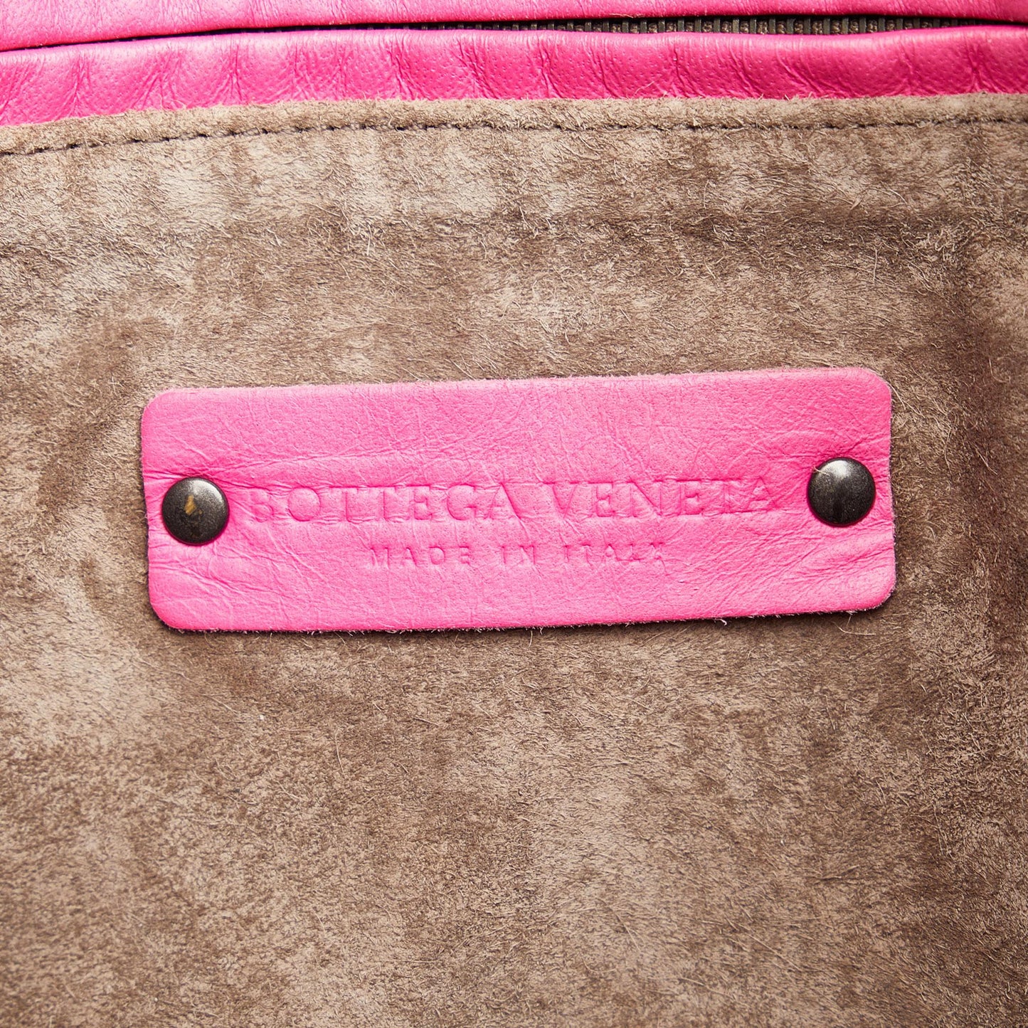Bottega Veneta Maxi Intrecciato Convertible Tote (SHG-IDVei1)