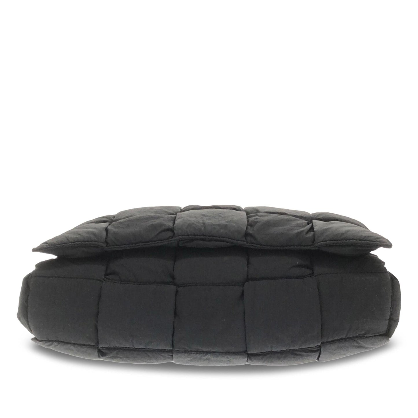 Bottega Veneta Maxi Intrecciato Padded Tech Cassette (SHG-s65SGg)