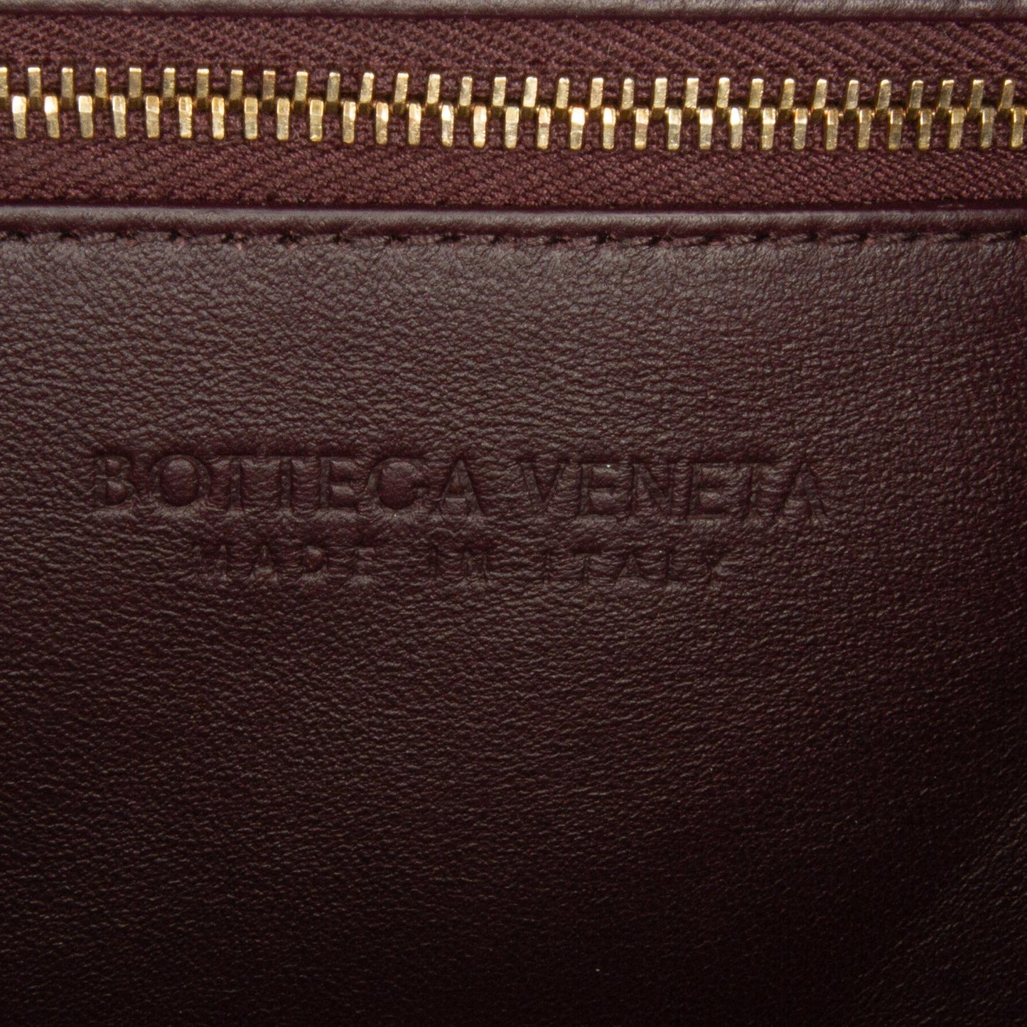 Bottega Veneta Maxi Intrecciato Padded Top Handle Bag (SHG-HVhsoo)