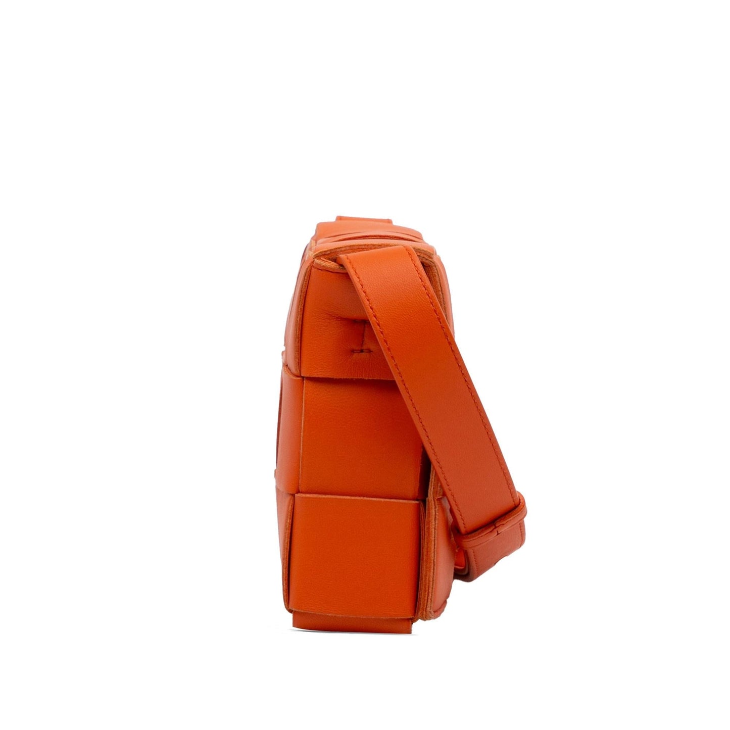 Bottega Veneta Medium Intrecciato Cassette (SHG-SDckAD)