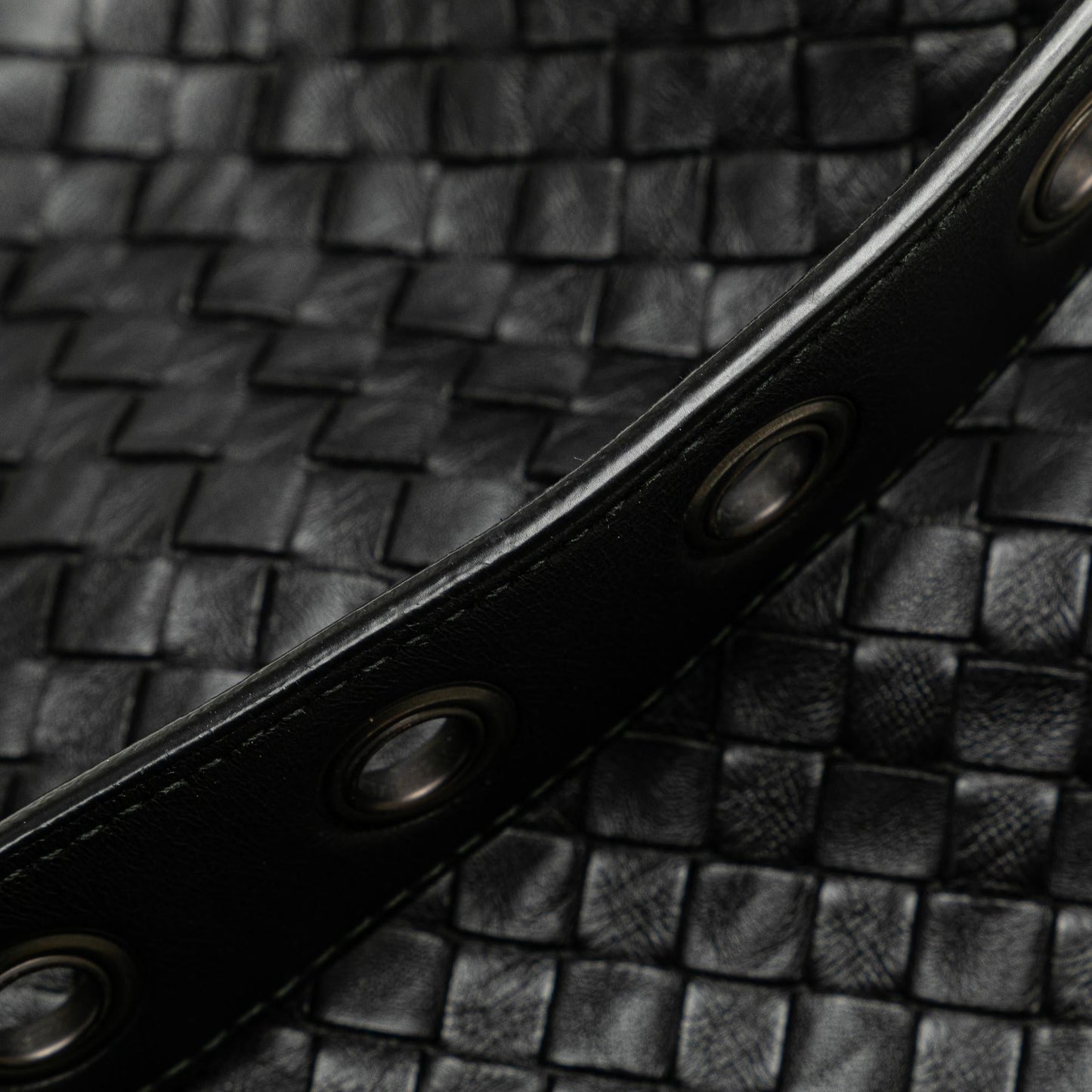 Bottega Veneta Medium Intrecciato Garda (SHG-tmLd1O)