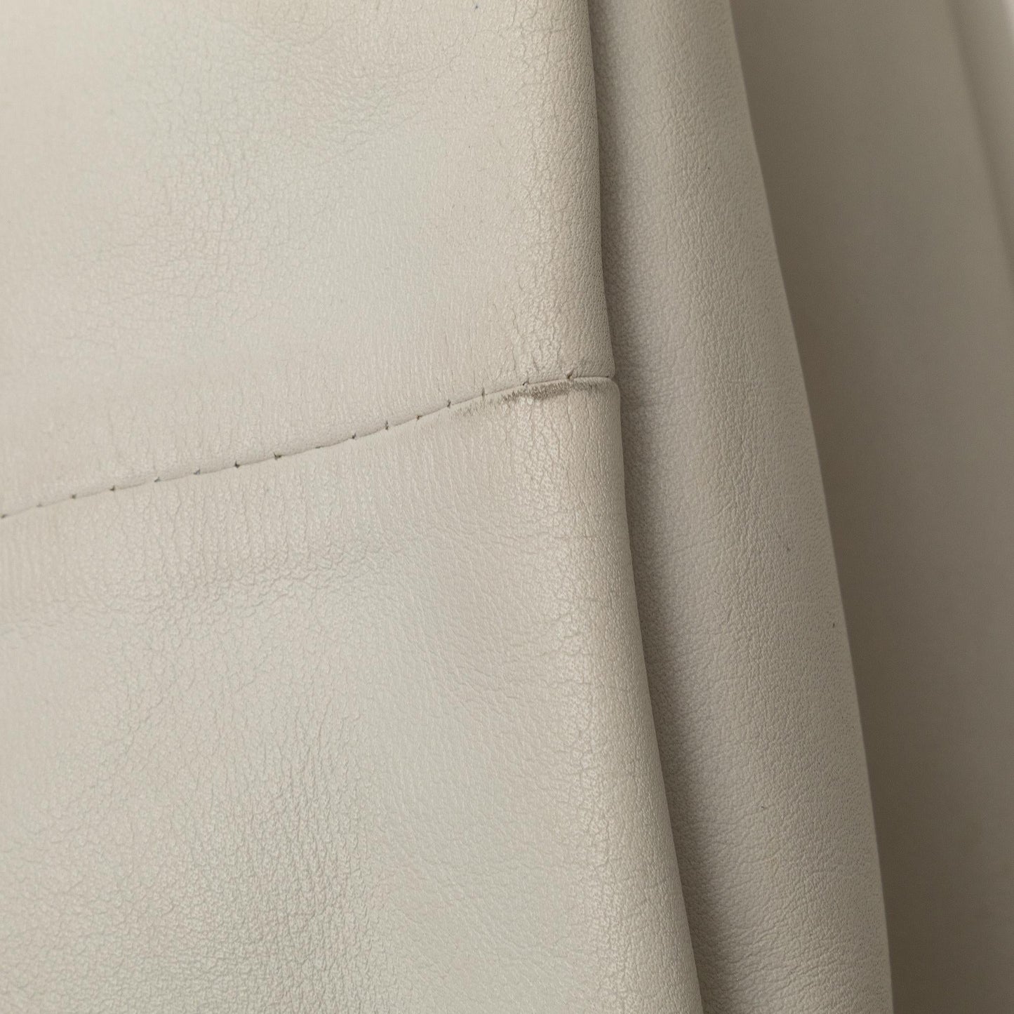 Bottega Veneta Mini Lambskin Double Knot Bag (SHG-RYDSLF)