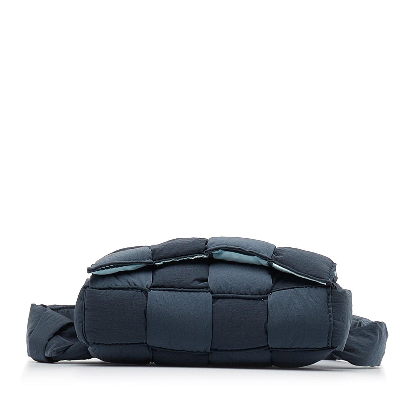 Bottega Veneta Padded Tech Cassette Crossbody (SHG-e9rzUL)