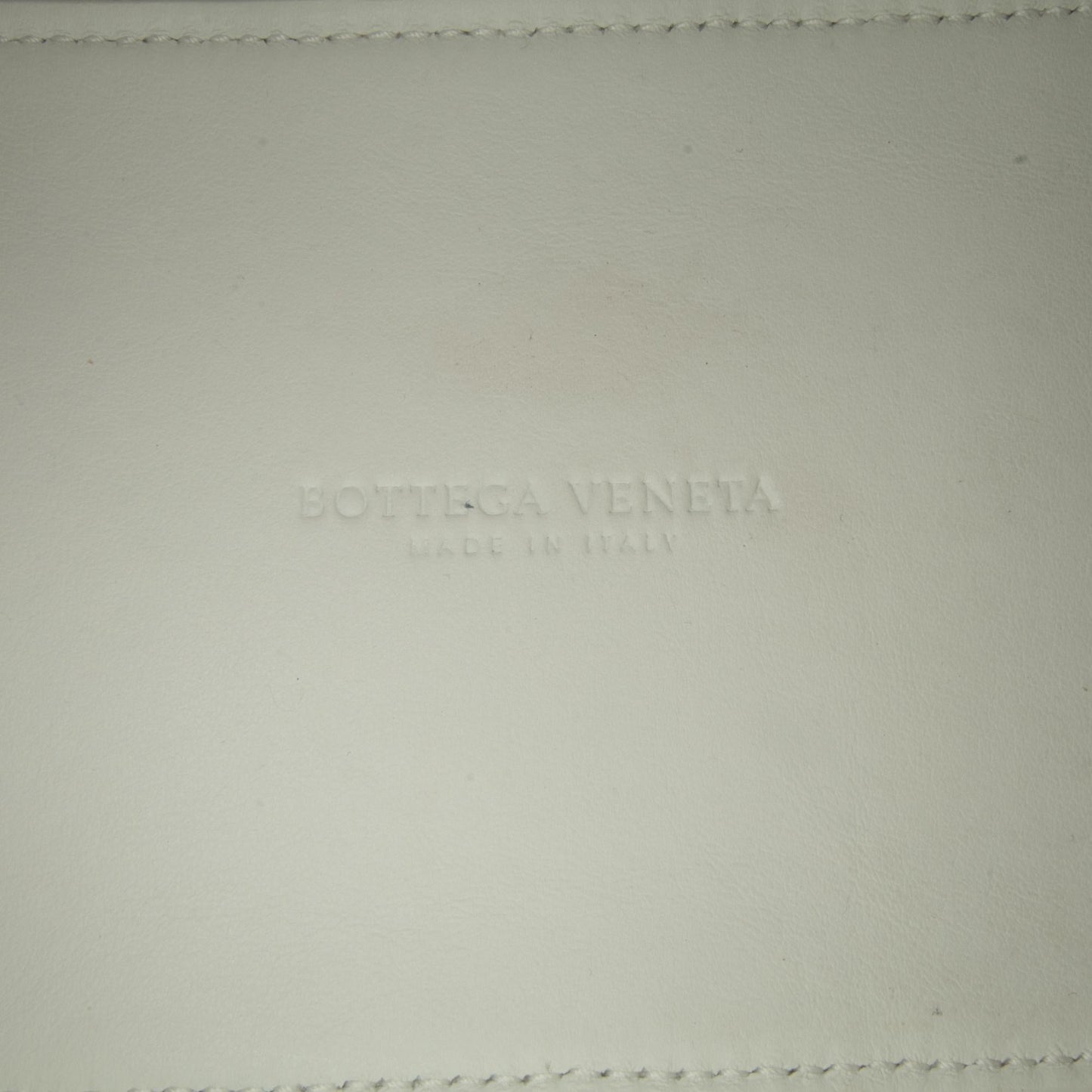 Bottega Veneta Small Padded Swoop Bag (SHG-sGUJs0)