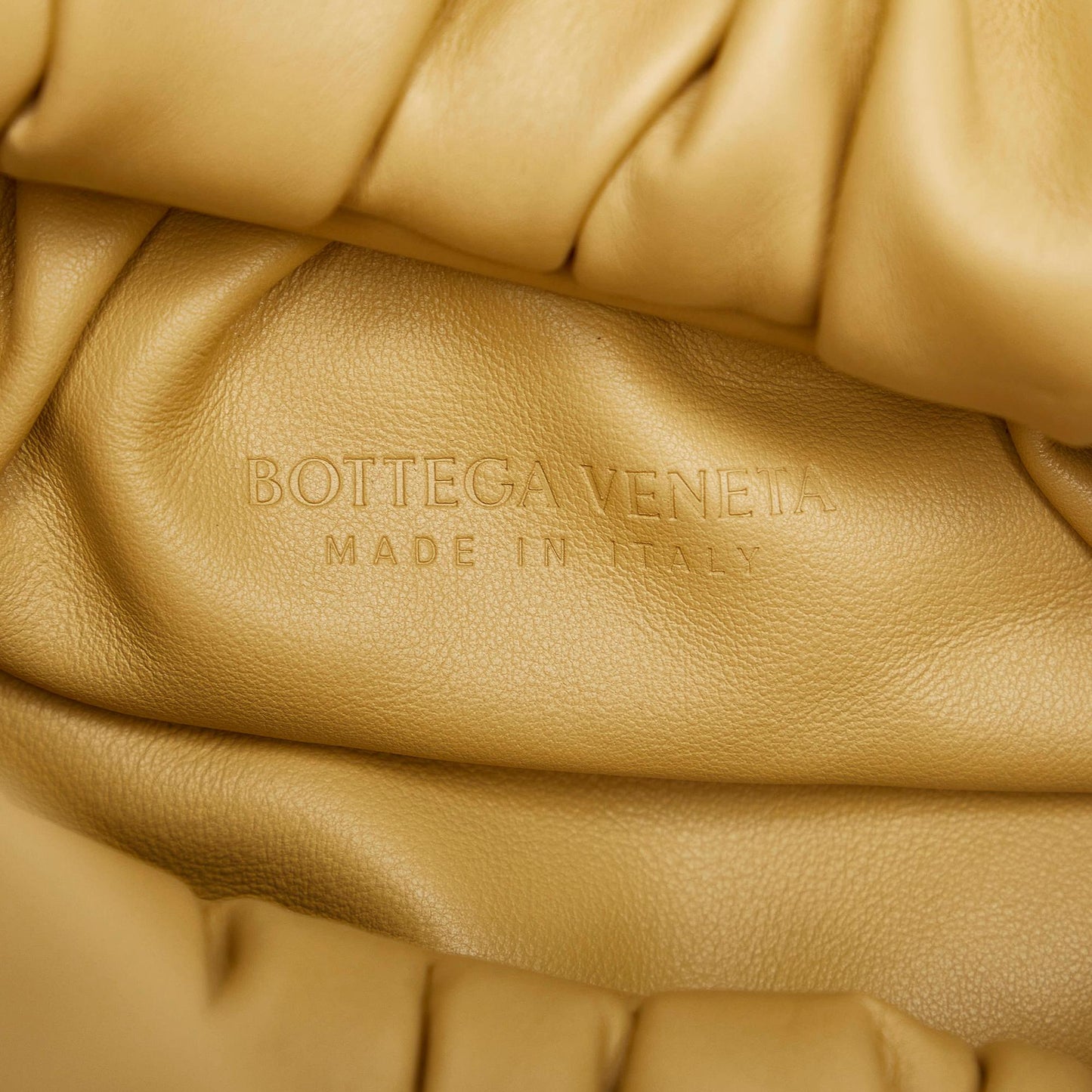 Bottega Veneta Small The Shoulder Pouch (SHG-FVvleR)