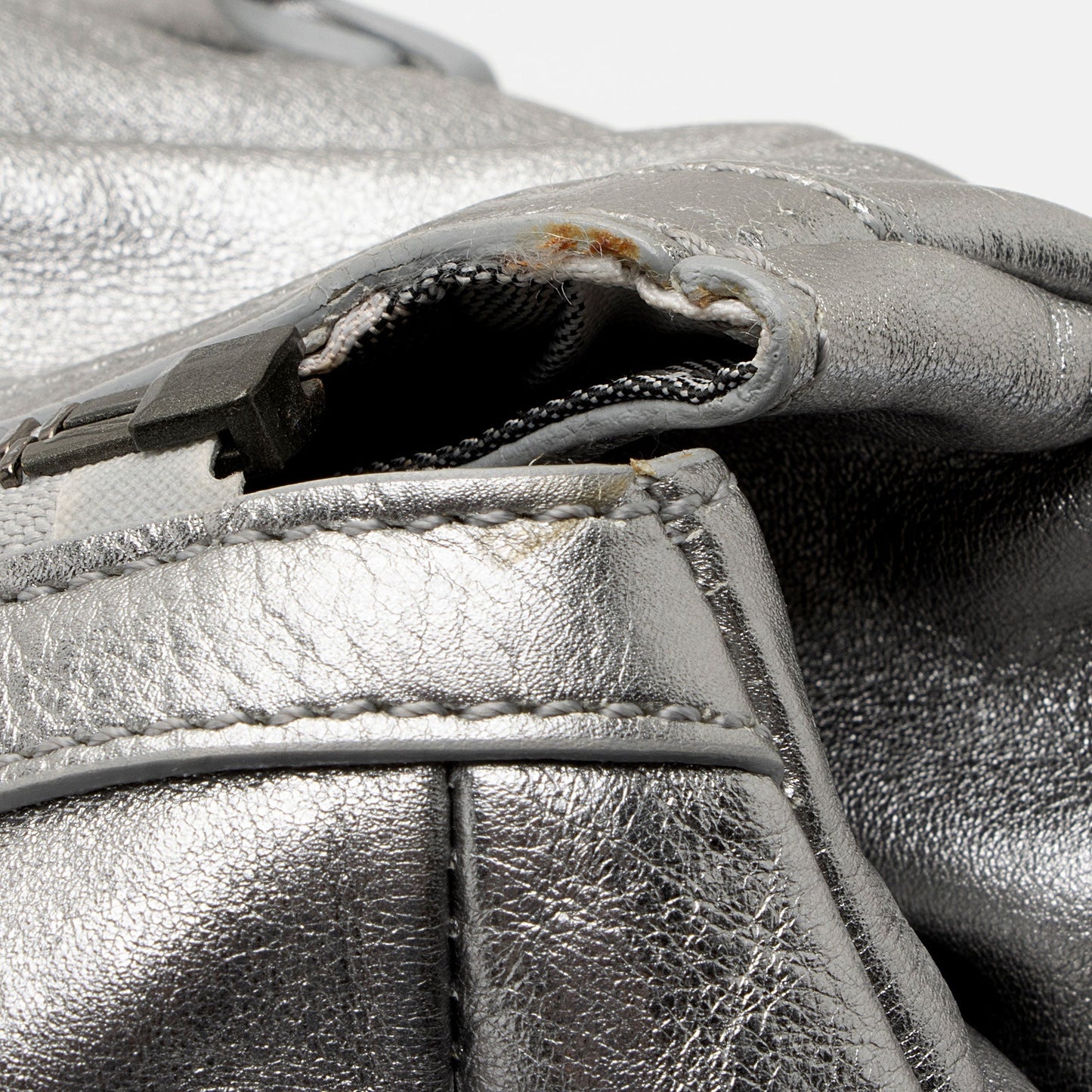 Burberry Metallic Patent Leather Winniford Satchel (SHF-S8b2o0)