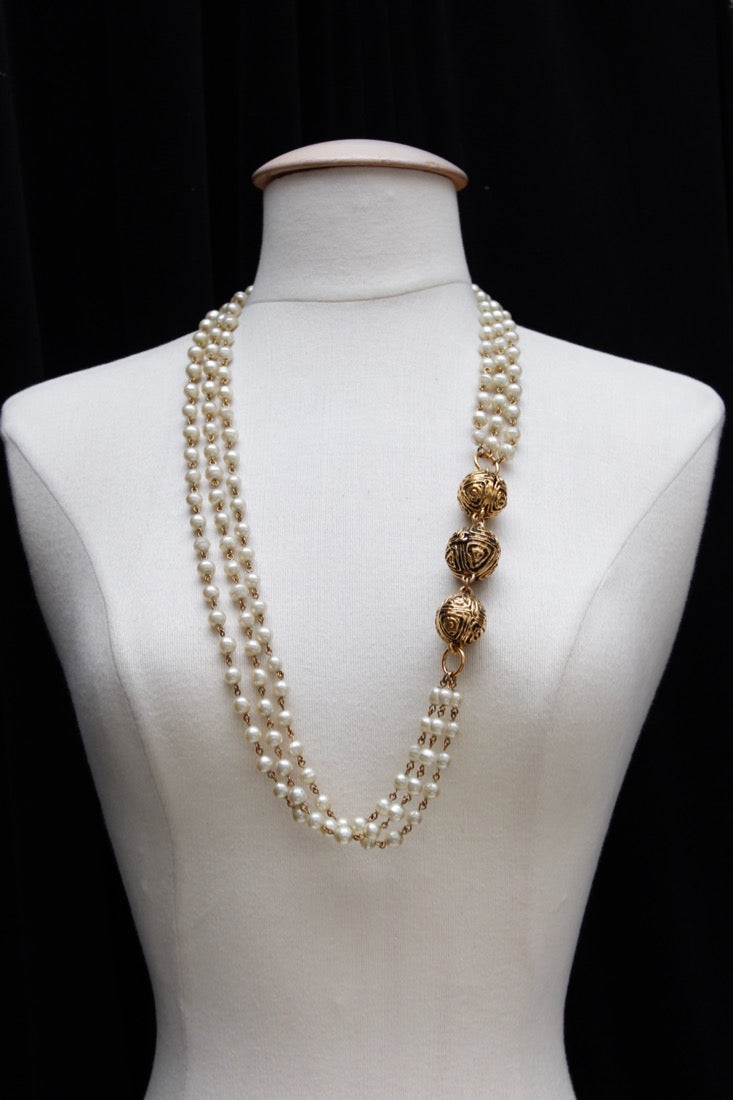 Collier de perles nacrÃƒÆ’Ã‚Â©es Chanel