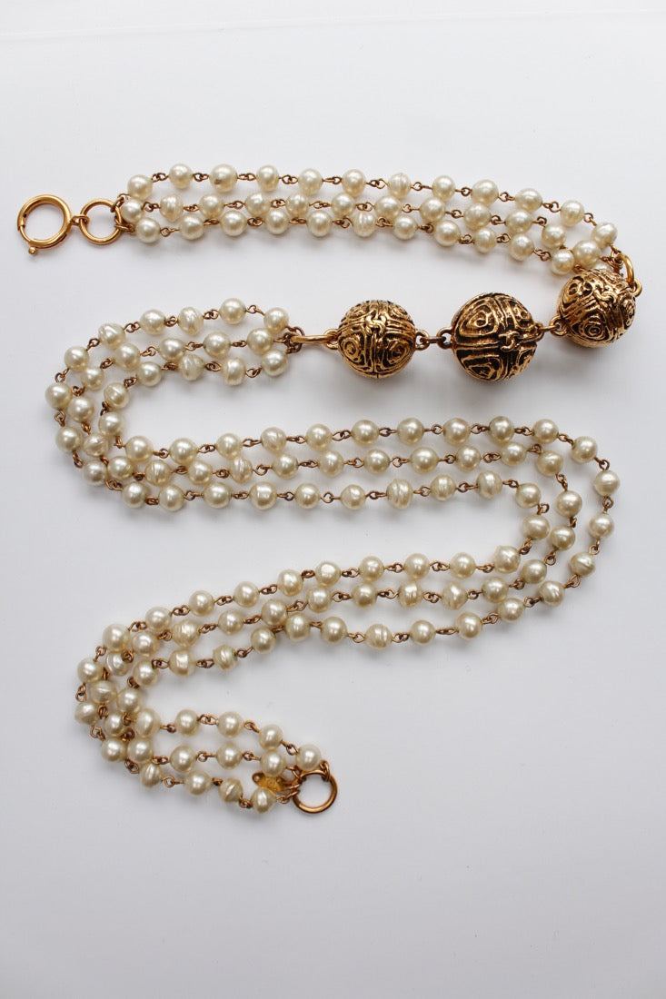 Collier de perles nacrÃƒÆ’Ã‚Â©es Chanel