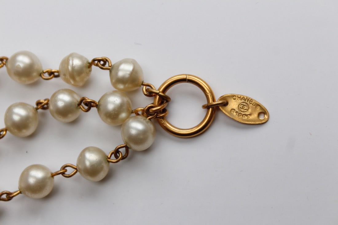 Collier de perles nacrÃƒÆ’Ã‚Â©es Chanel