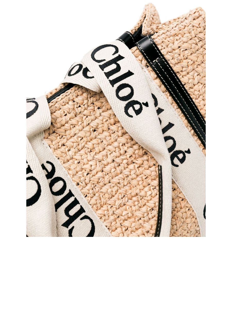 Medium Woody Tote Bag in Raffia