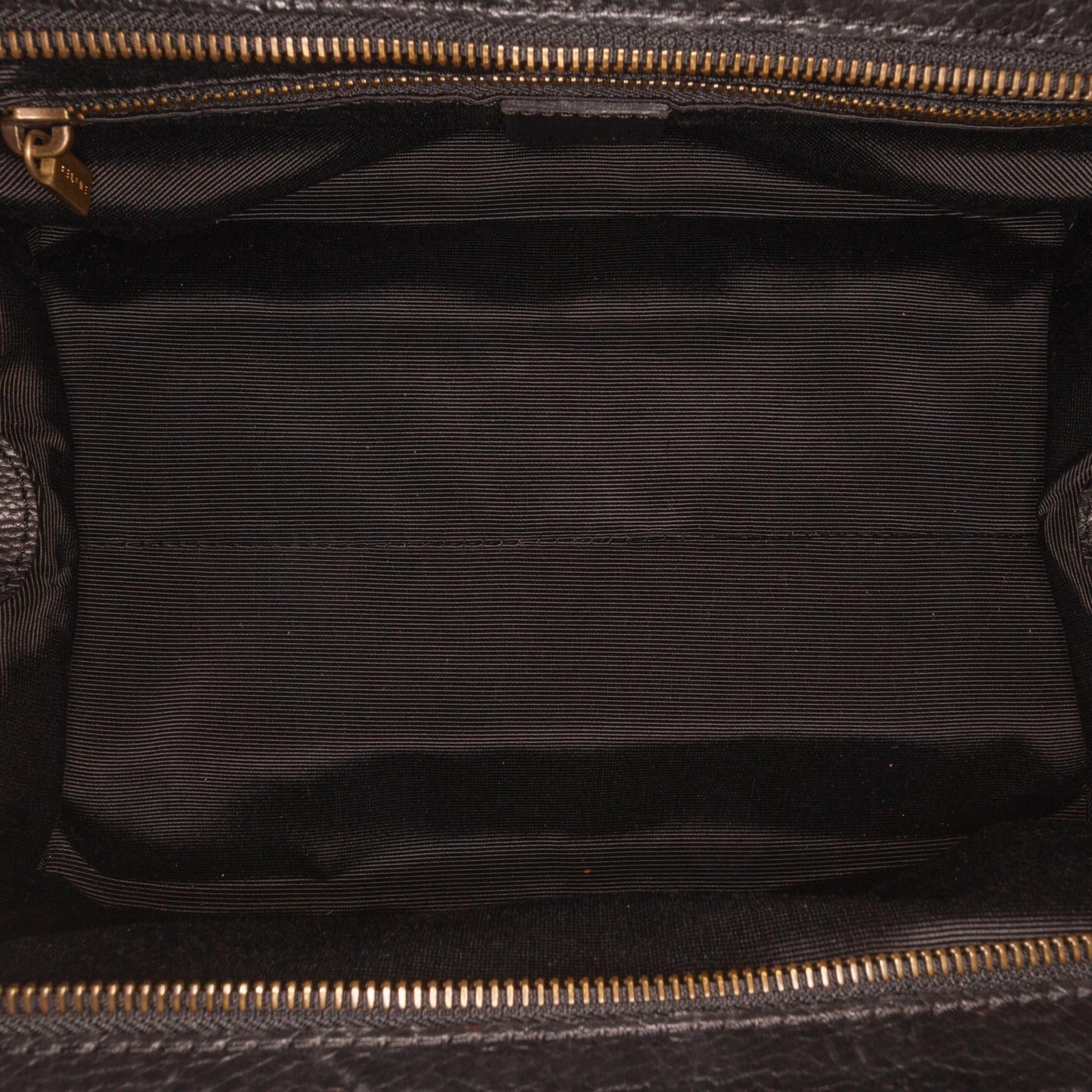 Celine Leather Handbag (SHG-vNTuaf)