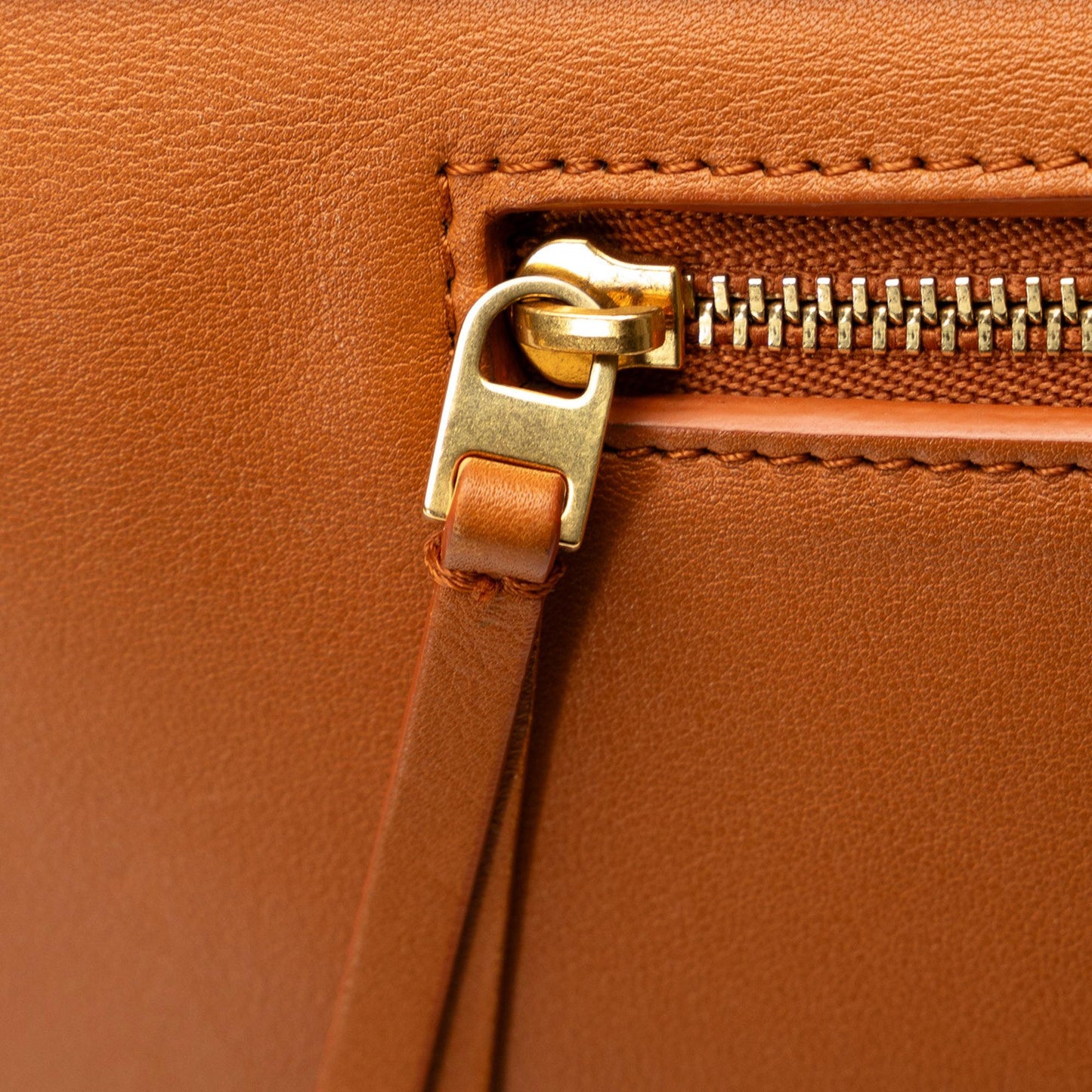 Celine MIni Bicolor Belt Bag (SHG-ZxmwLv)