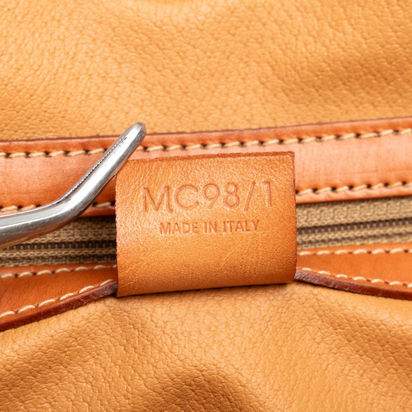 Celine Macadam Tote (SHG-sR1D3S)