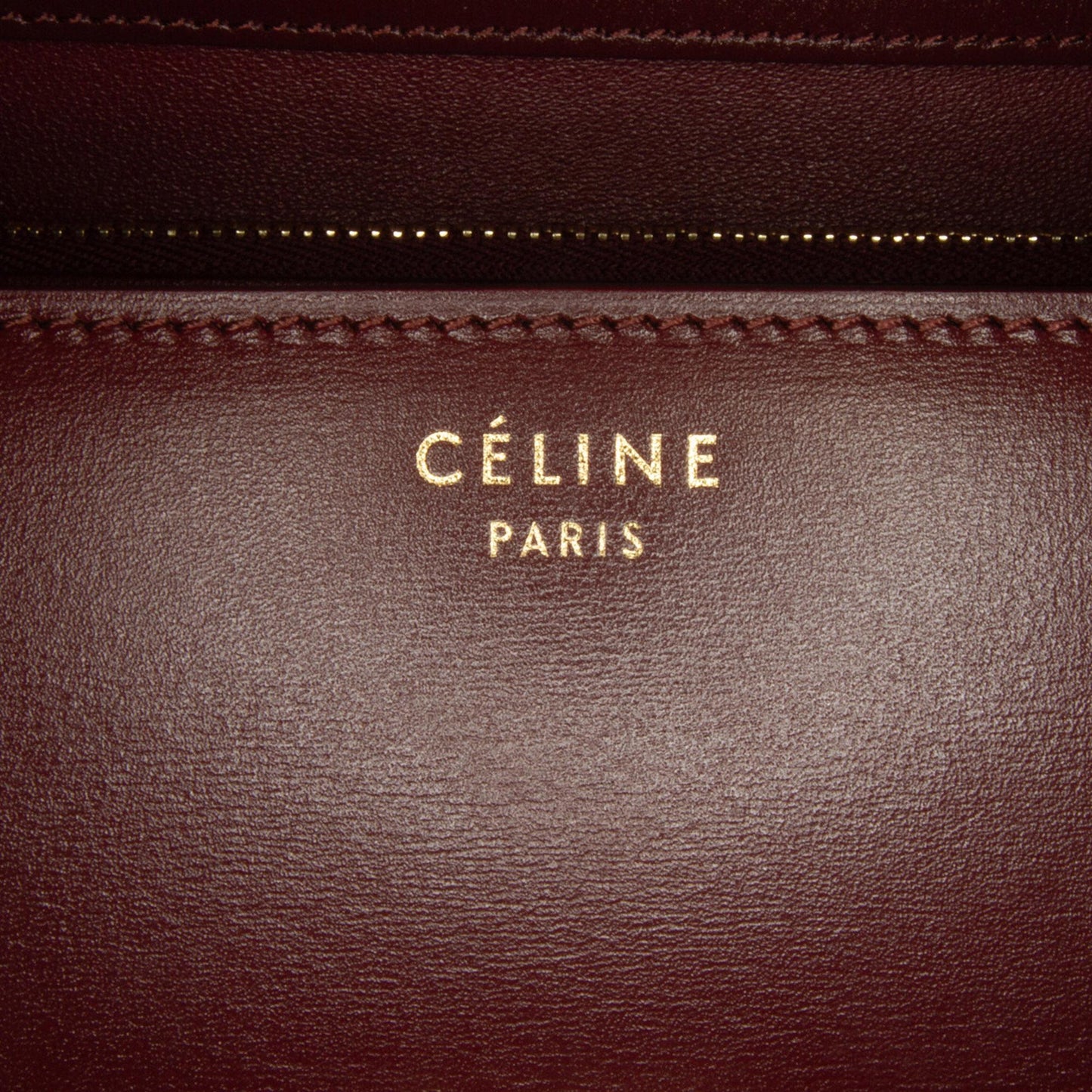 Celine Medium Classic Box (SHG-0APoUU)