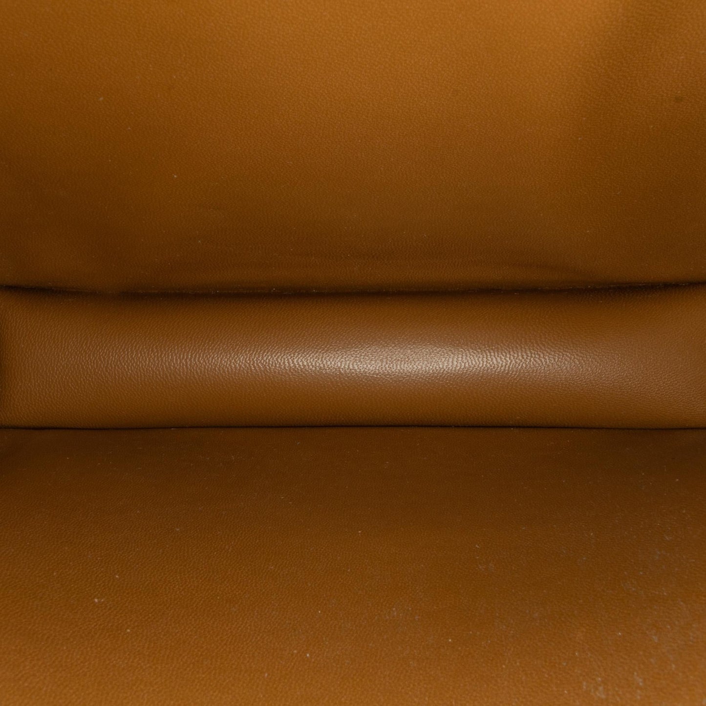 Celine Medium Classic Box (SHG-JqmbIc)