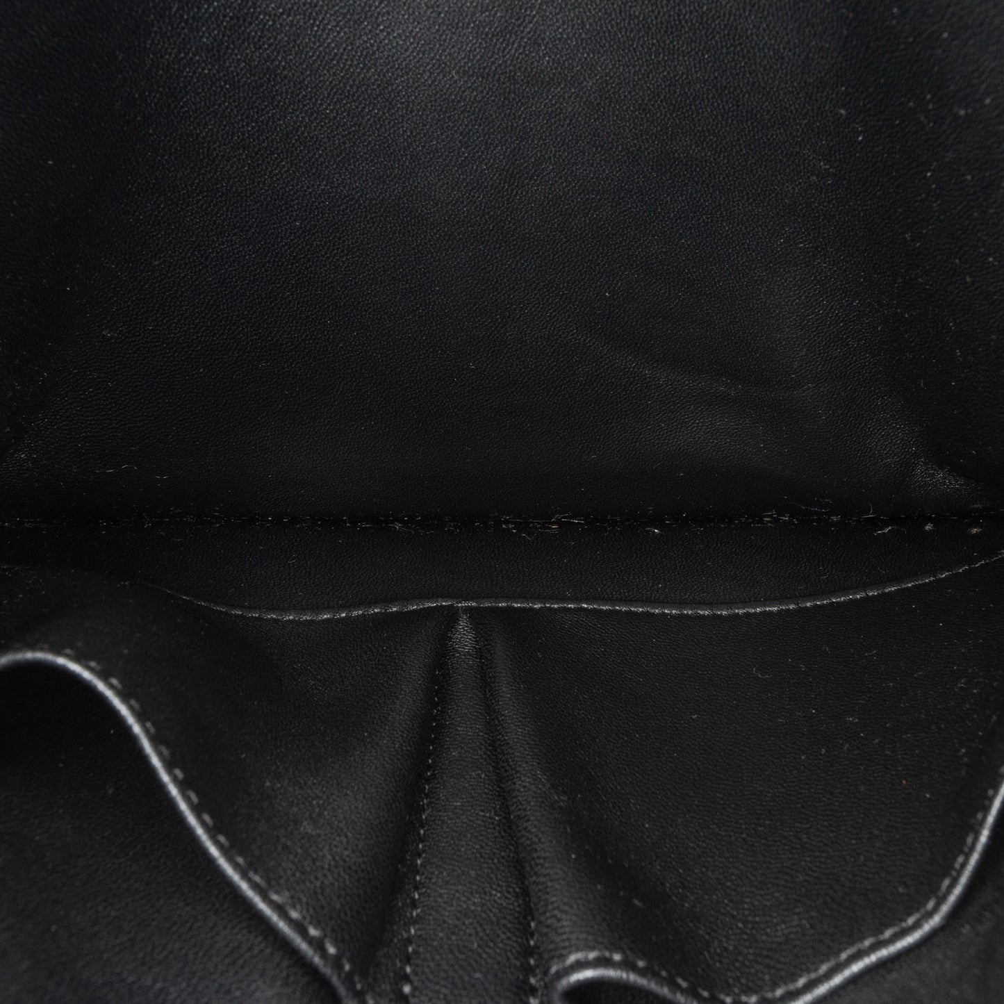 Celine Medium Classic Box (SHG-JWSiUA)