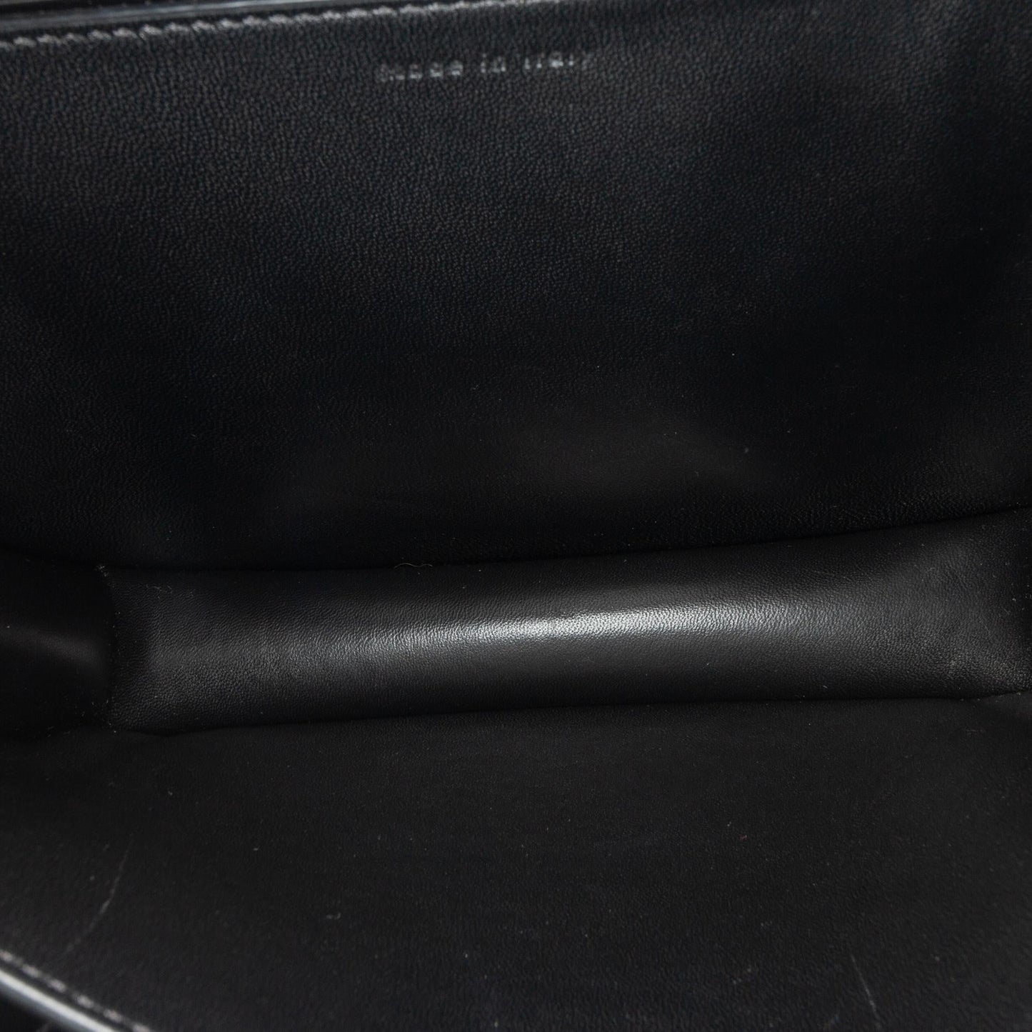 Celine Medium Classic Box (SHG-JWSiUA)