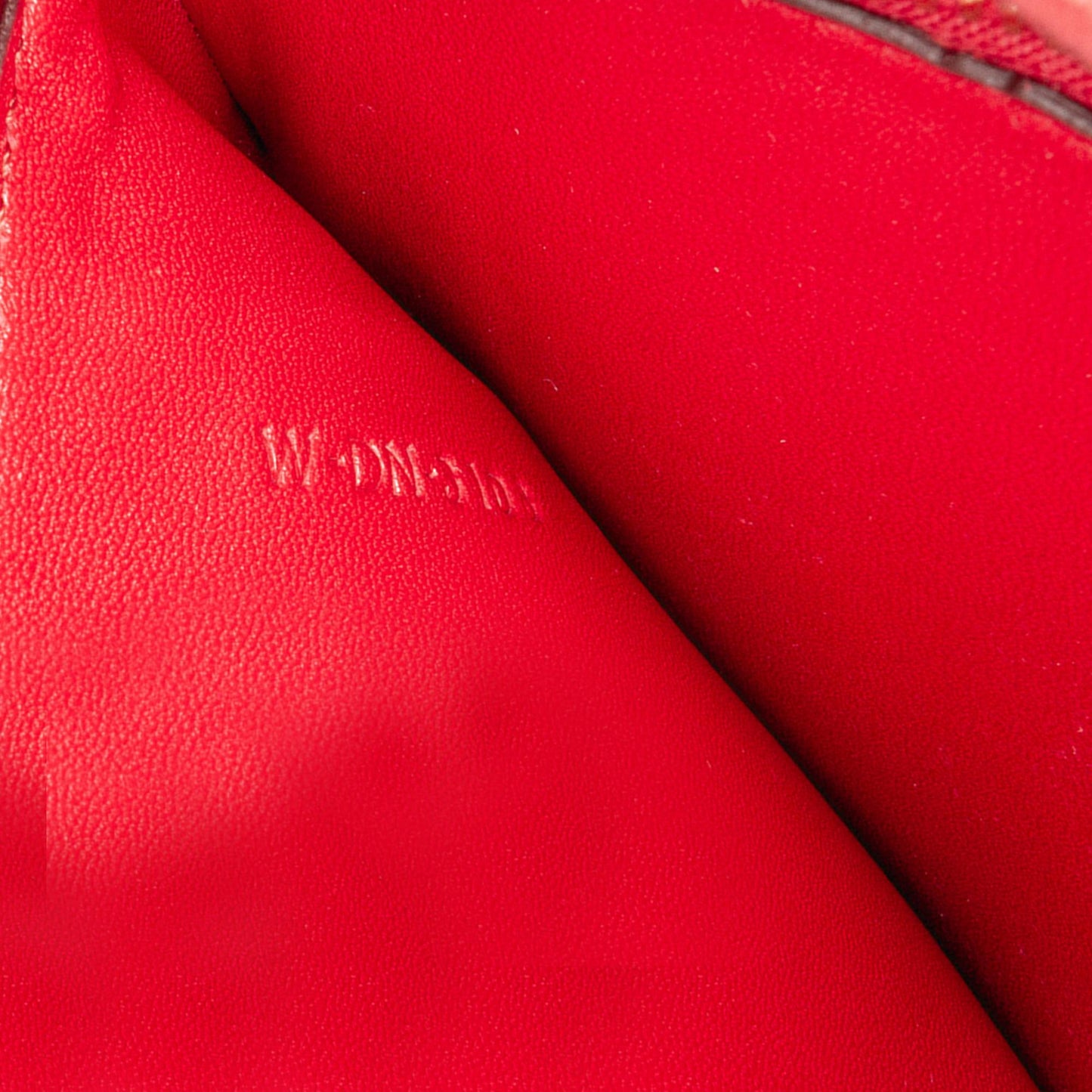 Celine Medium Classic Box (SHG-sizhA7)