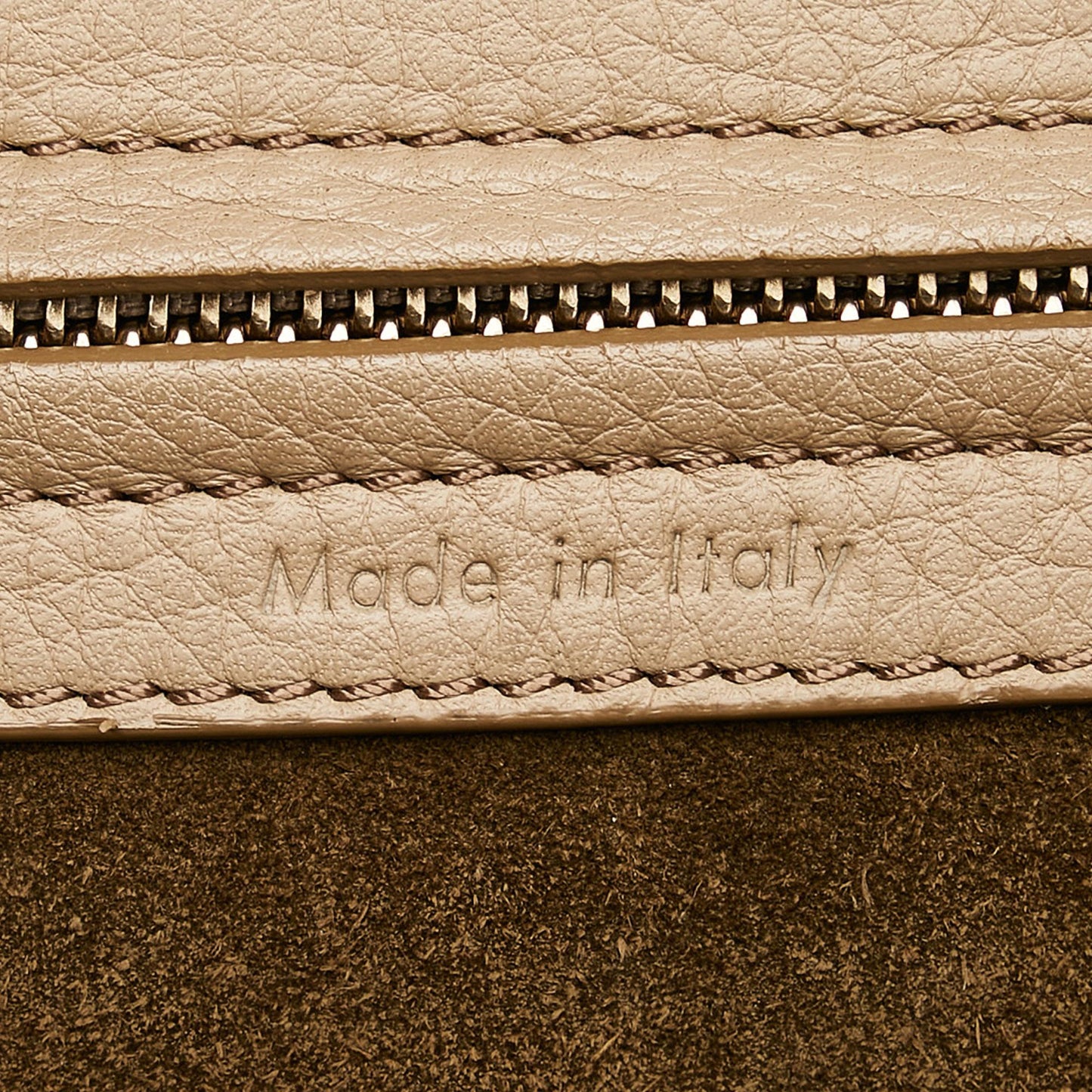 Celine Medium Phantom Luggage Tote (SHG-aHhwKc)