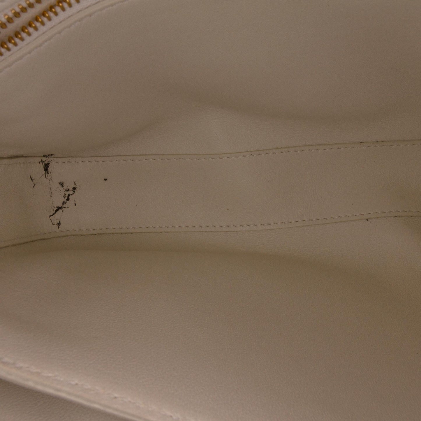 Celine Medium Quilted C Bag (SHG-6civks)