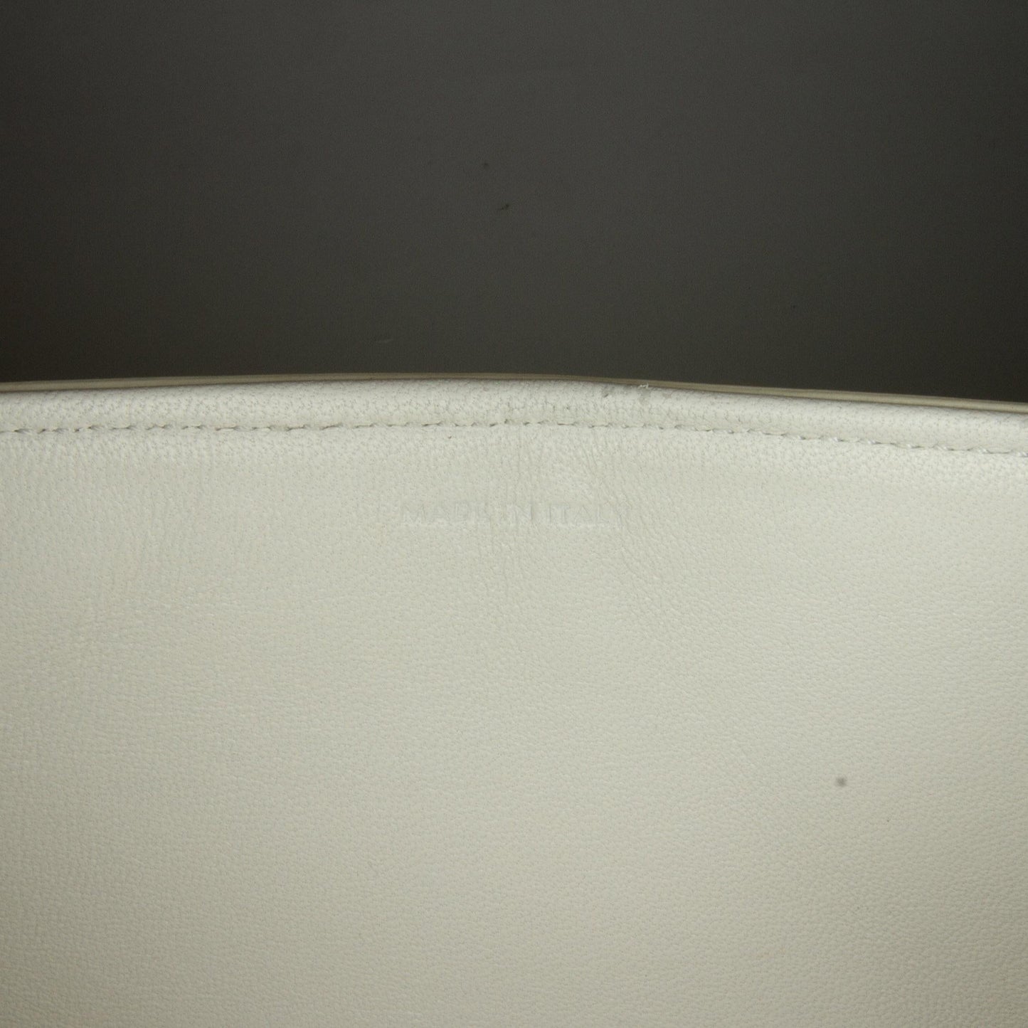 Celine Medium Triomphe Crossbody Bag (SHG-sCwzzx)