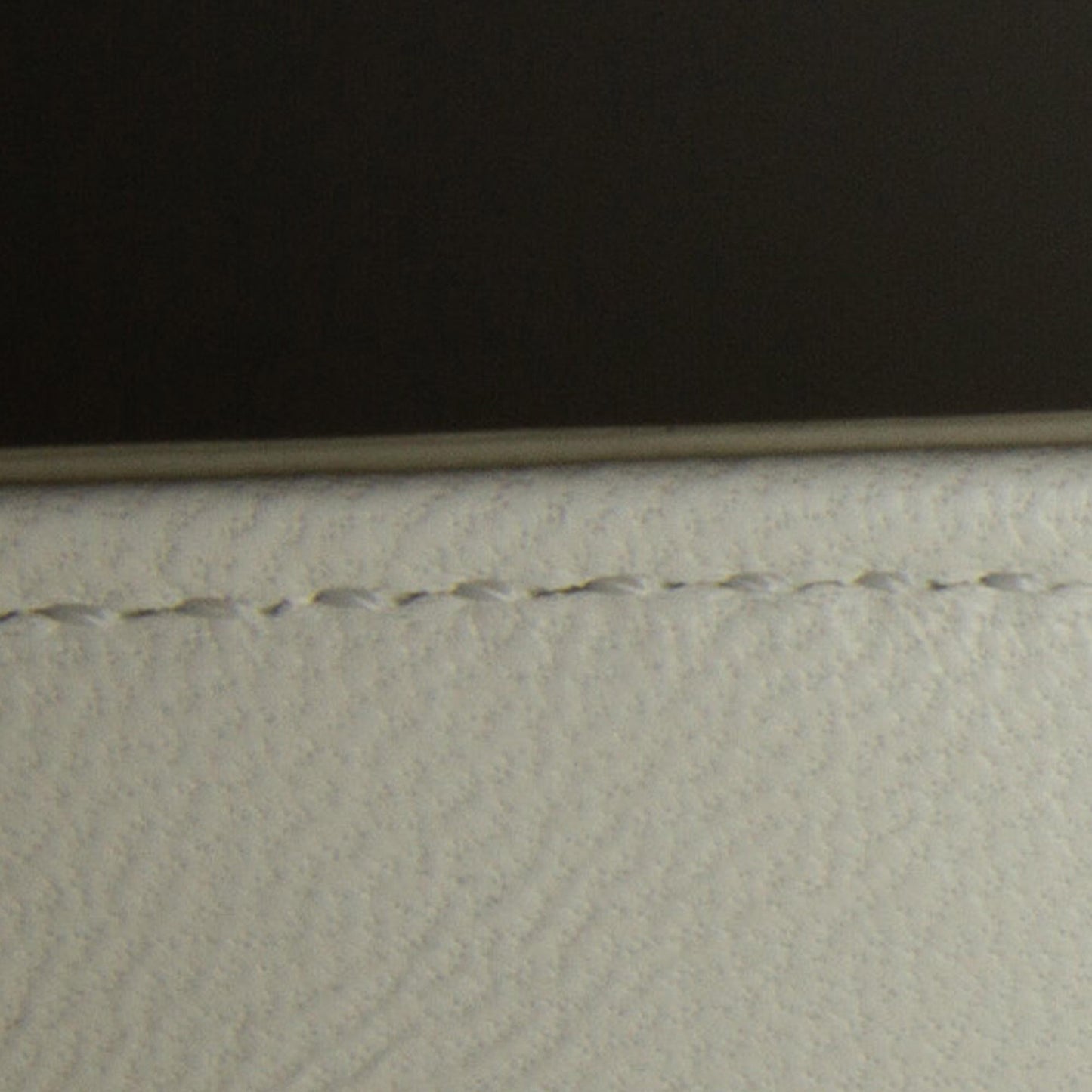 Celine Medium Triomphe Crossbody Bag (SHG-sCwzzx)