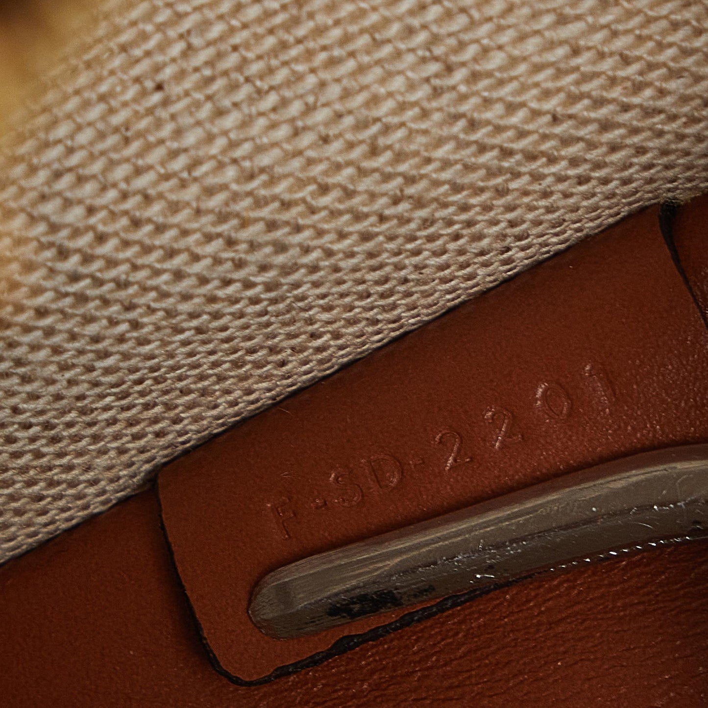 Celine Stripe Triomphe Clutch On Chain (SHG-5CjOmH)