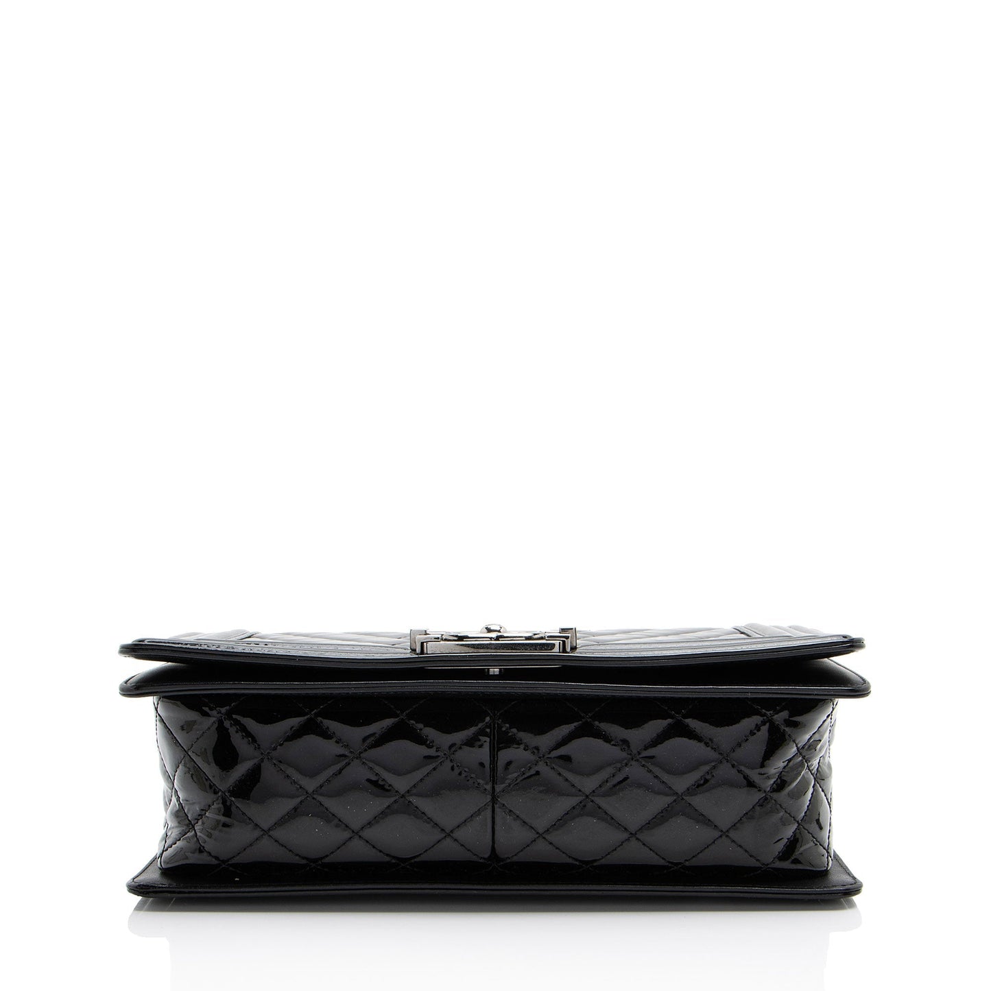 Chanel Chevron Patent Leather Old Medium Boy Bag (SHF-2P3jRA)