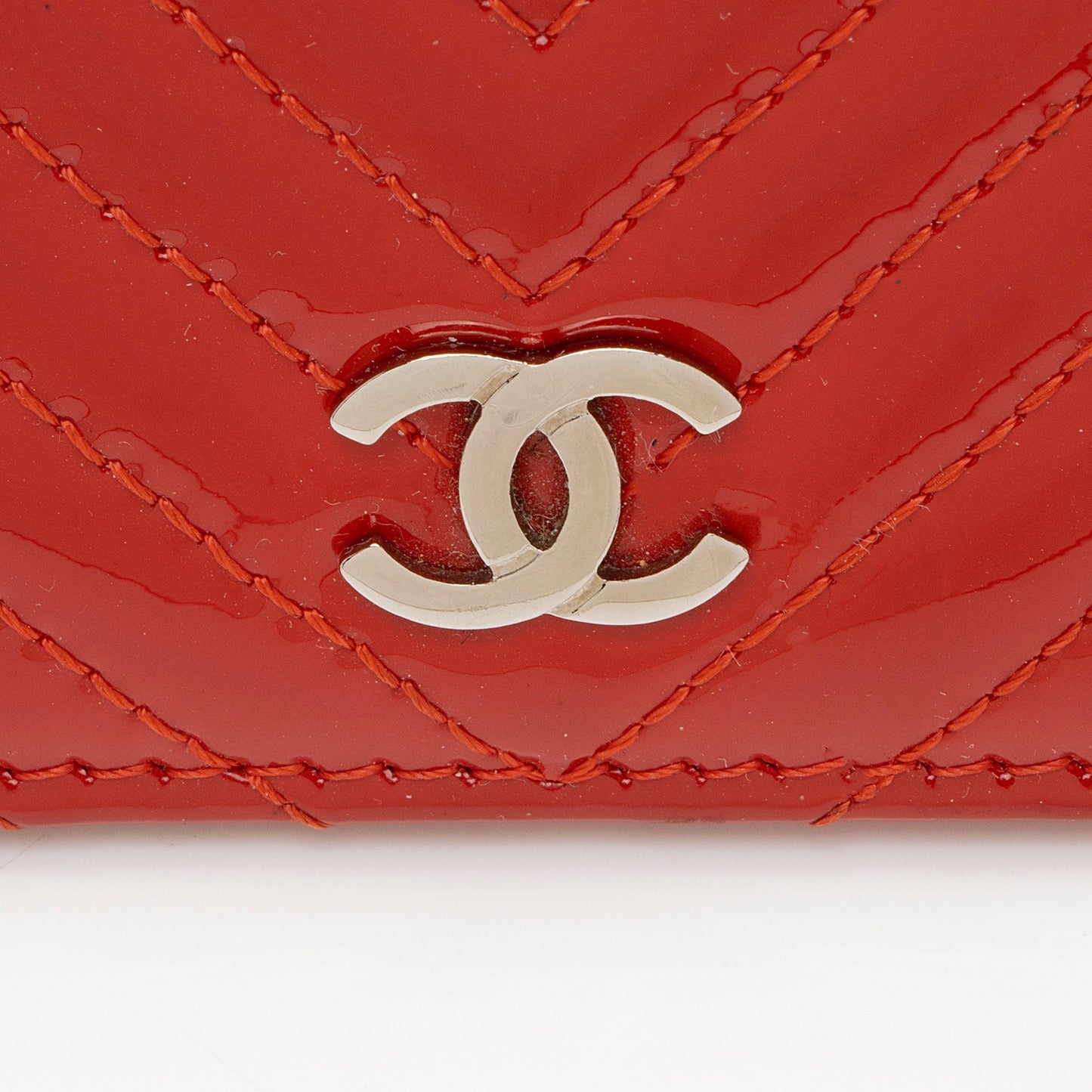 Chanel Chevron Patent Leather Yen Wallet (SHF-dr7rcl)