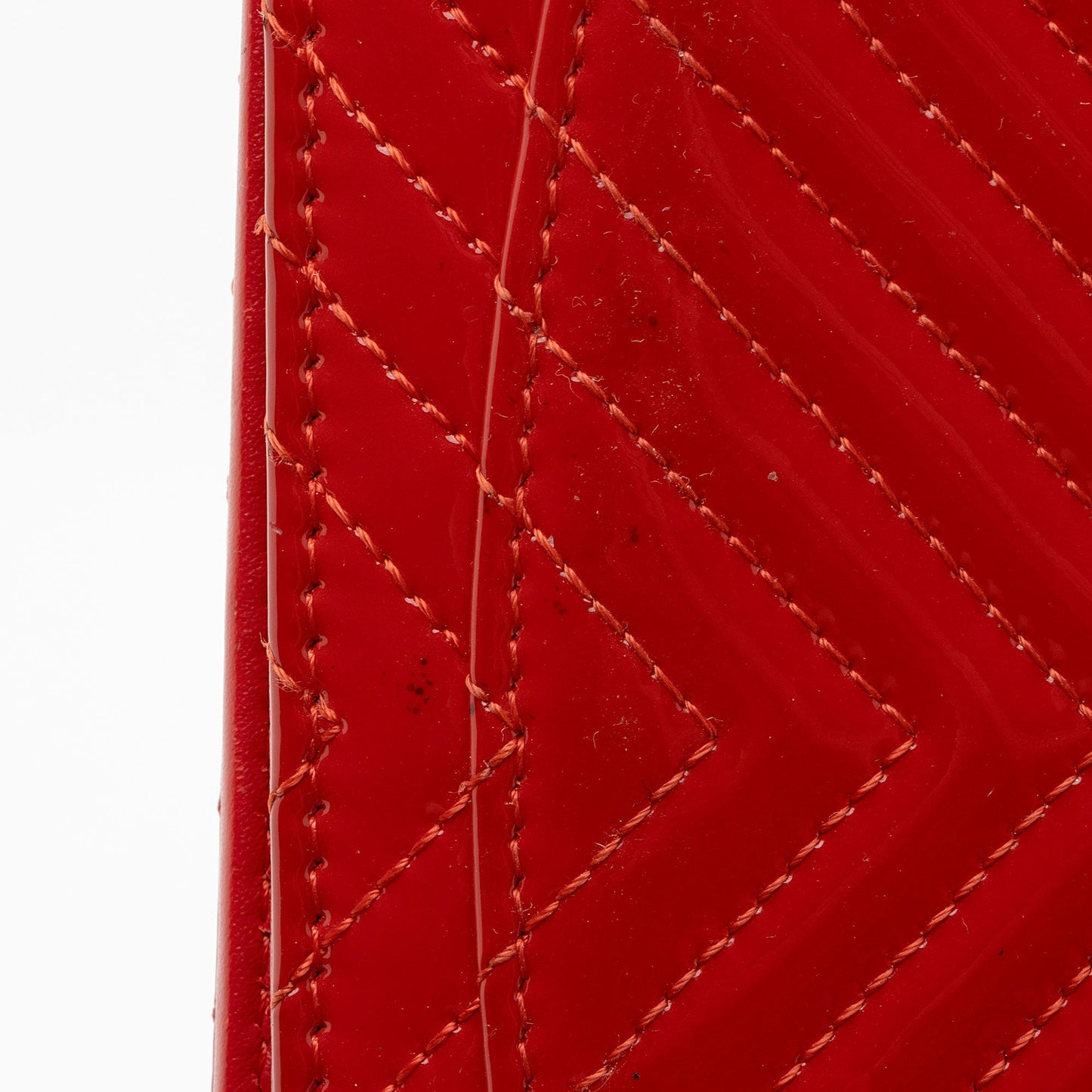 Chanel Chevron Patent Leather Yen Wallet (SHF-dr7rcl)