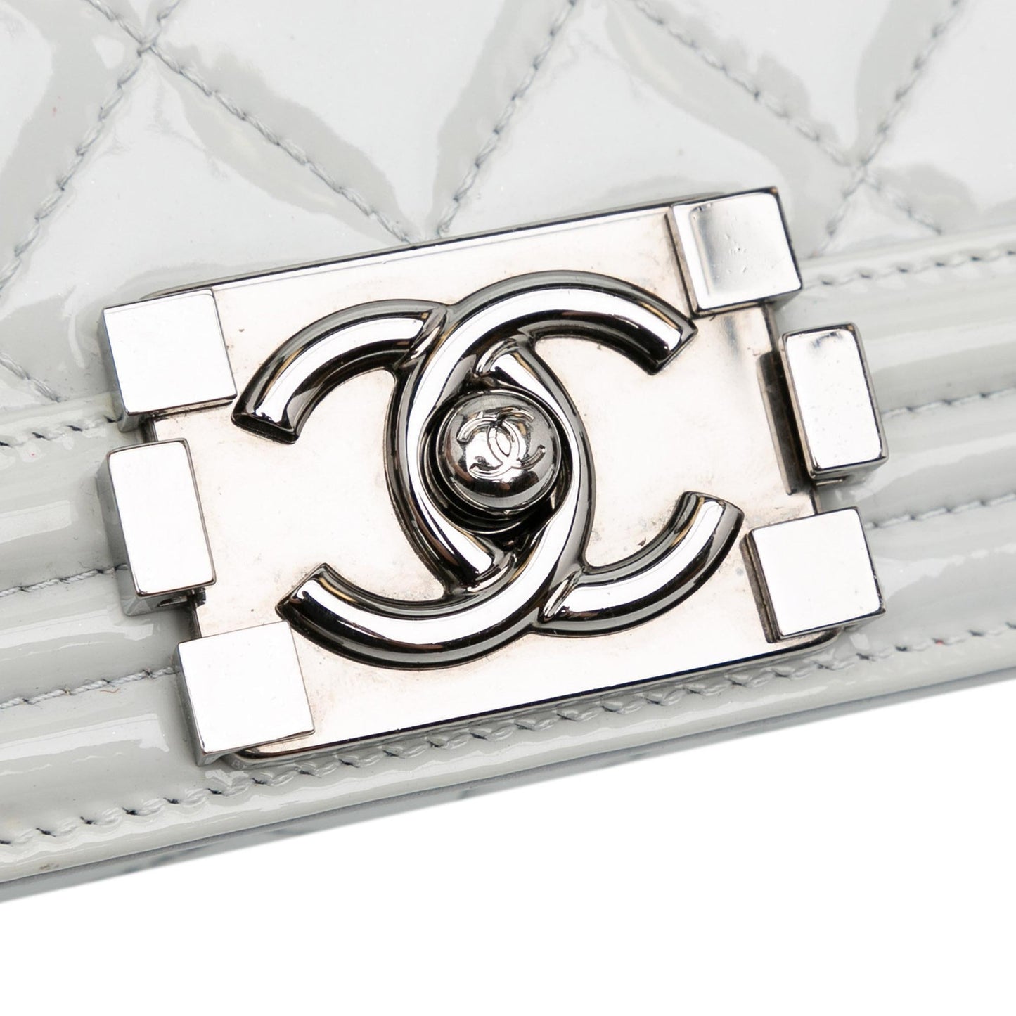Chanel Medium Patent Boy Flap (SHG-C0XBaJ)