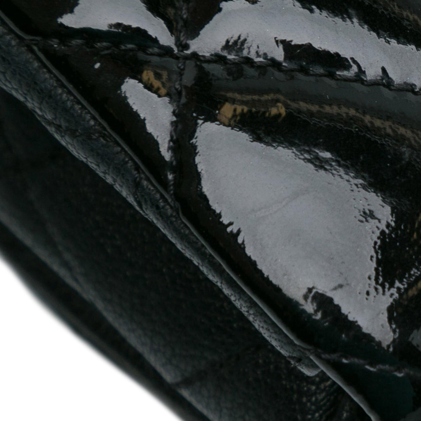 Chanel Medium Patent Goatskin CC Eyelet Flap (SHG-Et4xHu)