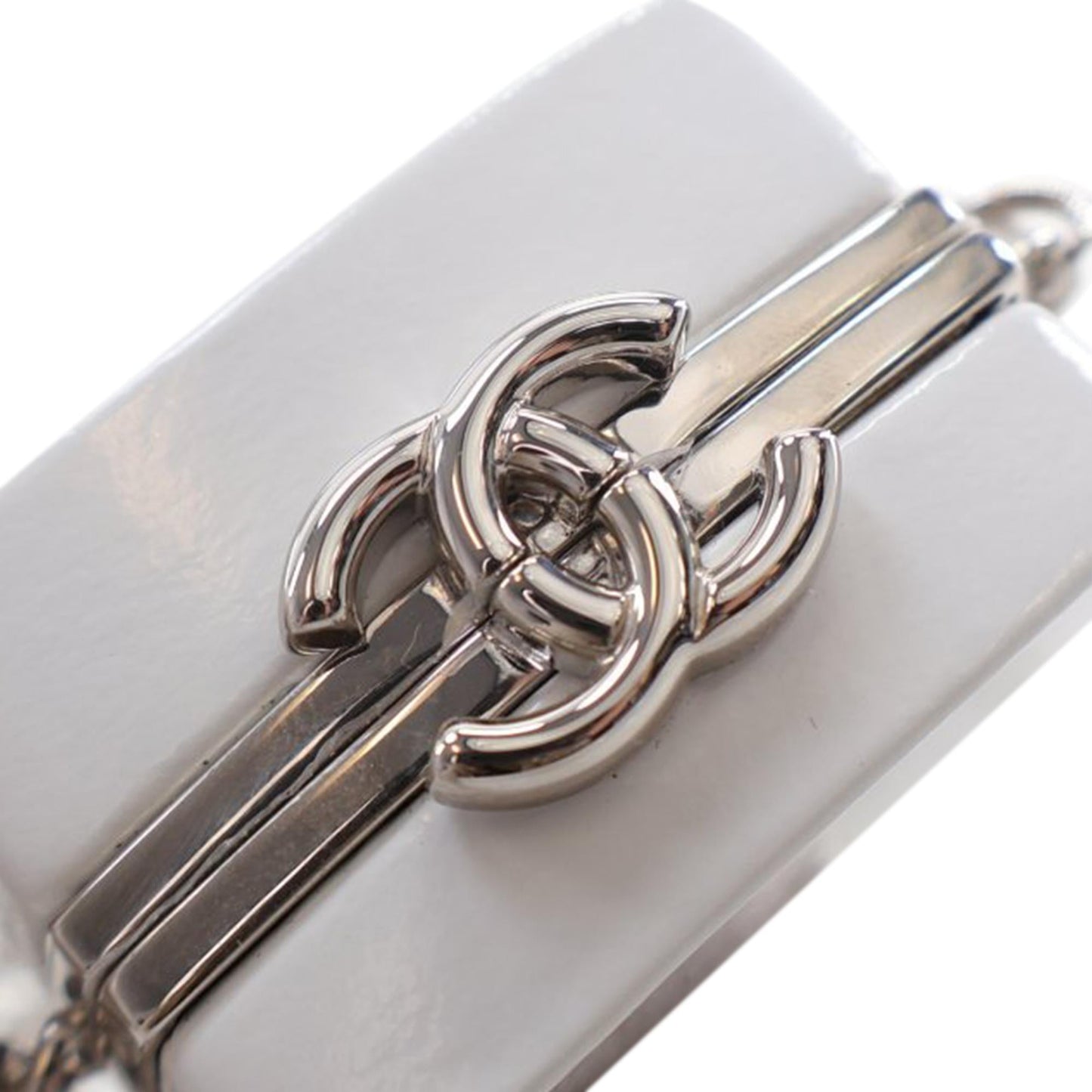 Chanel Patent Goatskin Make-Up Box Clutch With Chain (SHG-3G4ymB)