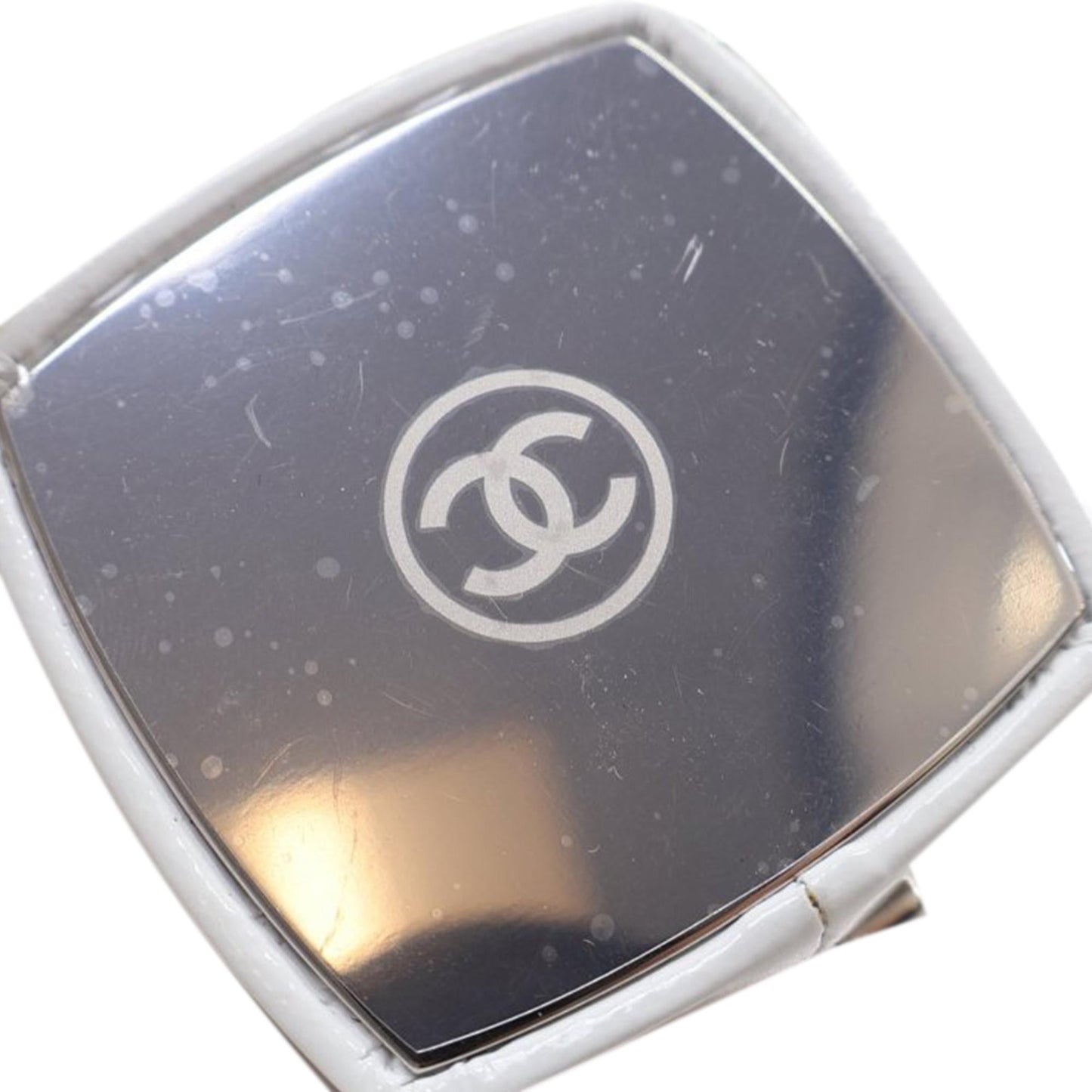 Chanel Patent Goatskin Make-Up Box Clutch With Chain (SHG-3G4ymB)
