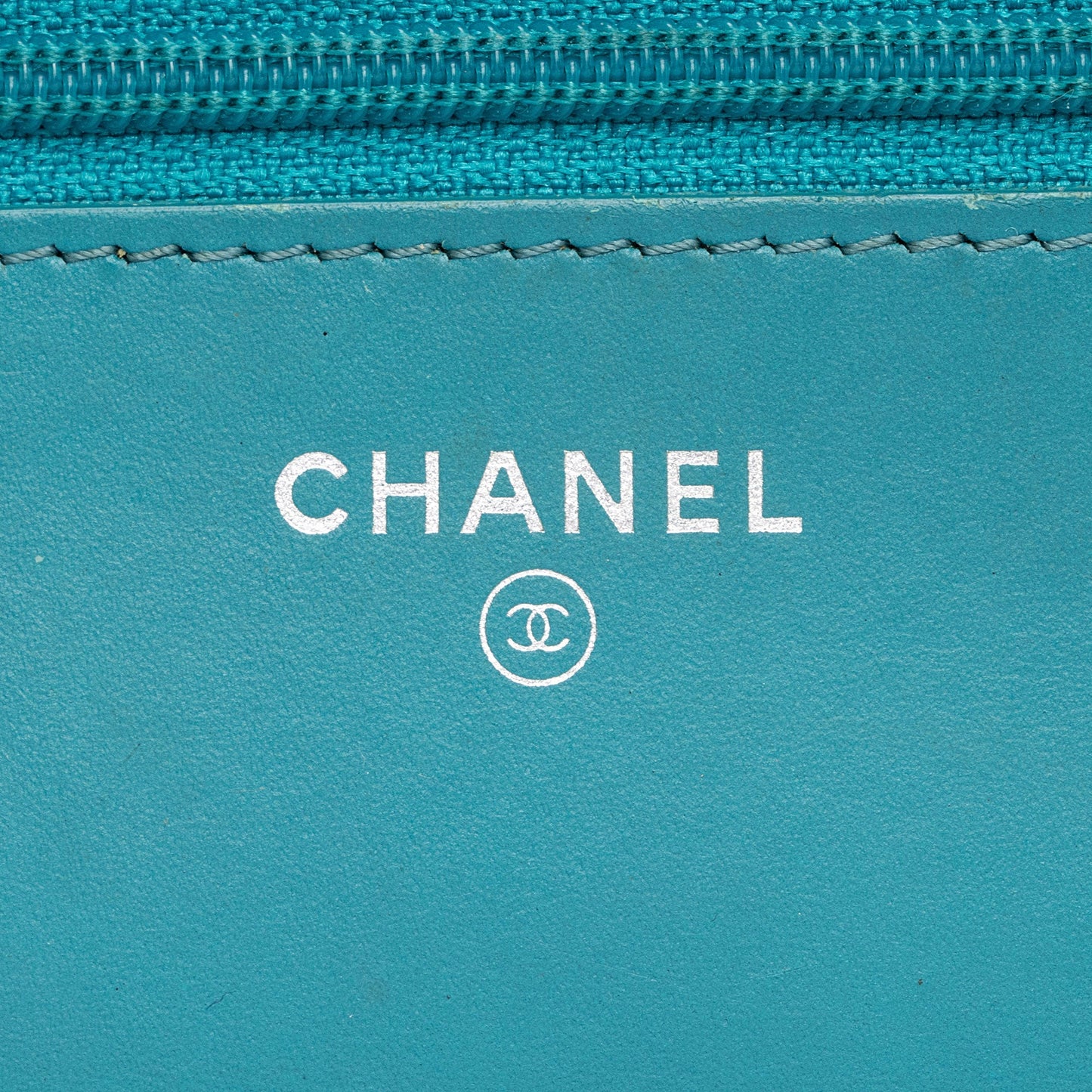 Chanel Patent Leather Boy Wallet on Chain (SHF-ZZnKzy)
