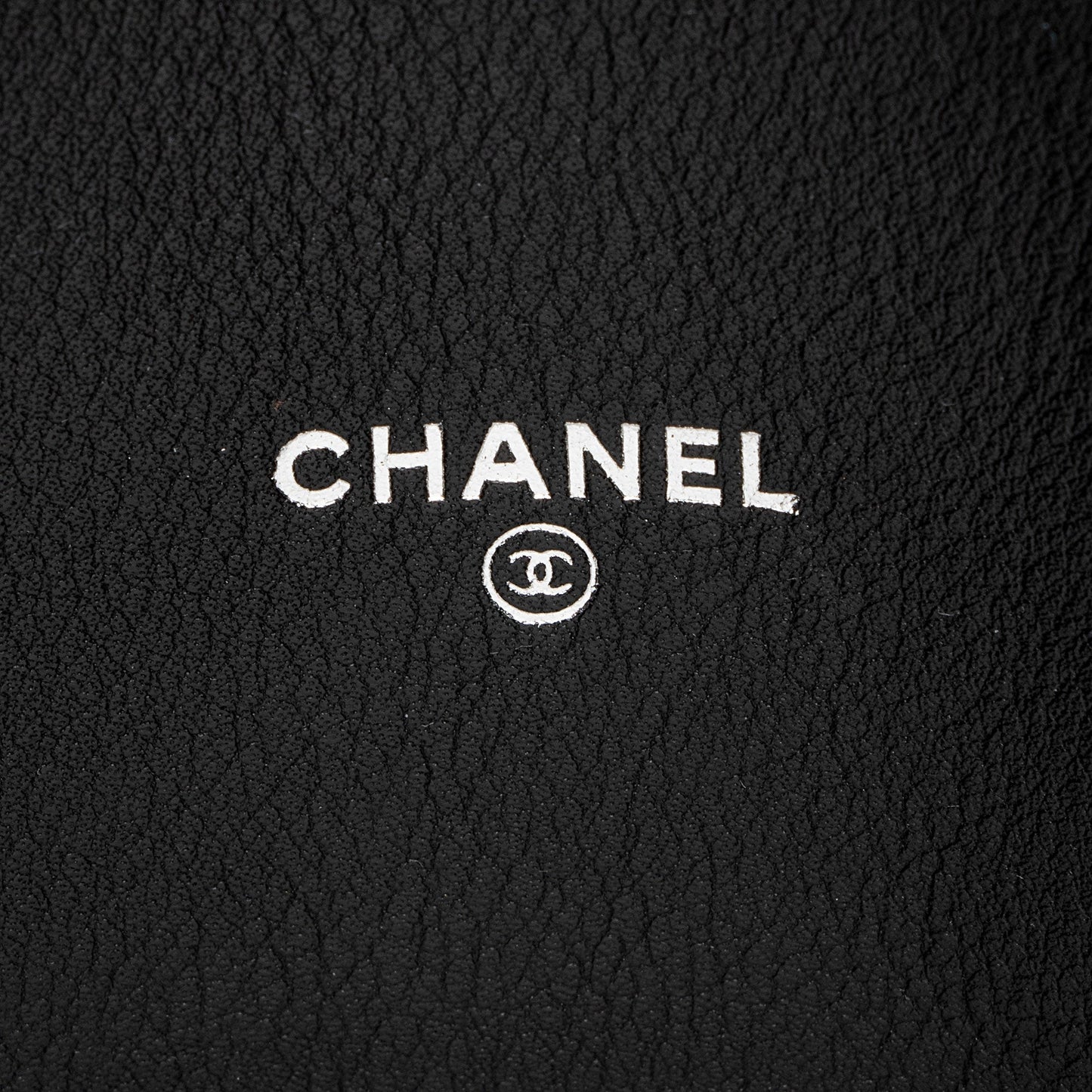 Chanel Patent Leather CC Brilliant iPad Case (SHF-erdd74)