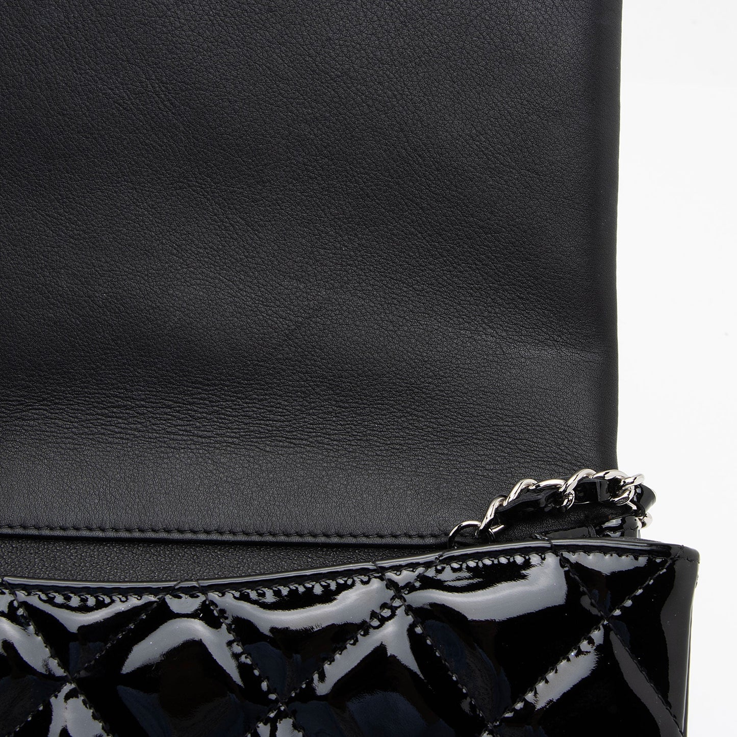Chanel Patent Leather Flap Clutch on Chain (SHF-9c9WQx)