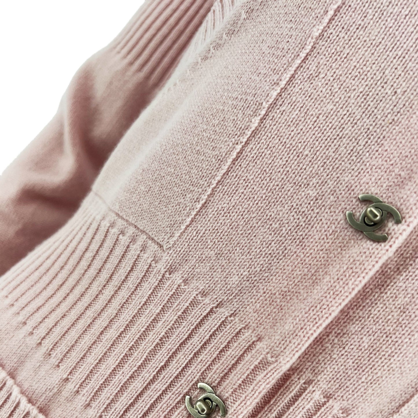 Pre owned Chanel CC Turnlock Pink Cashmere Designer Cardigan